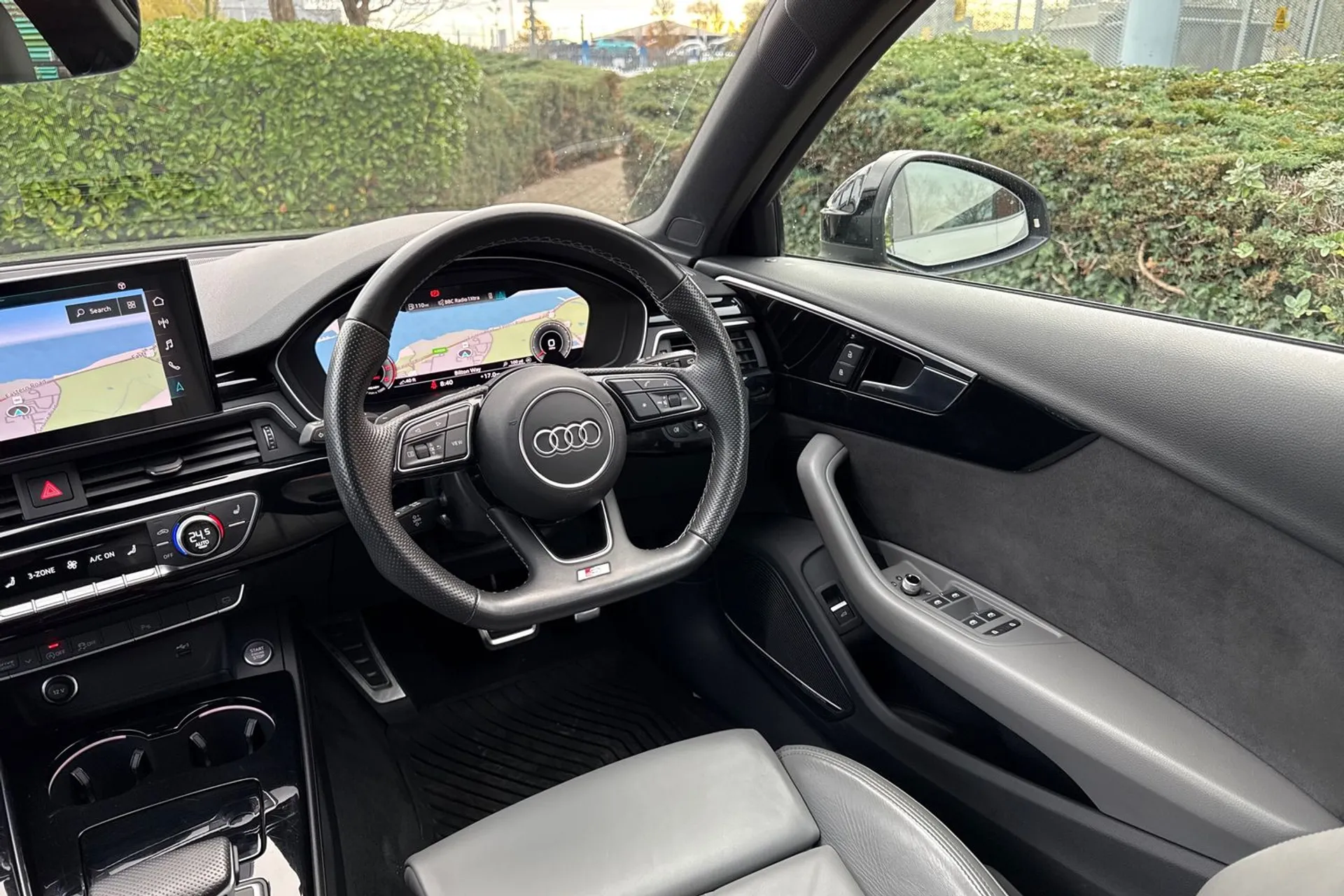 Audi A4 thumbnail image number 43