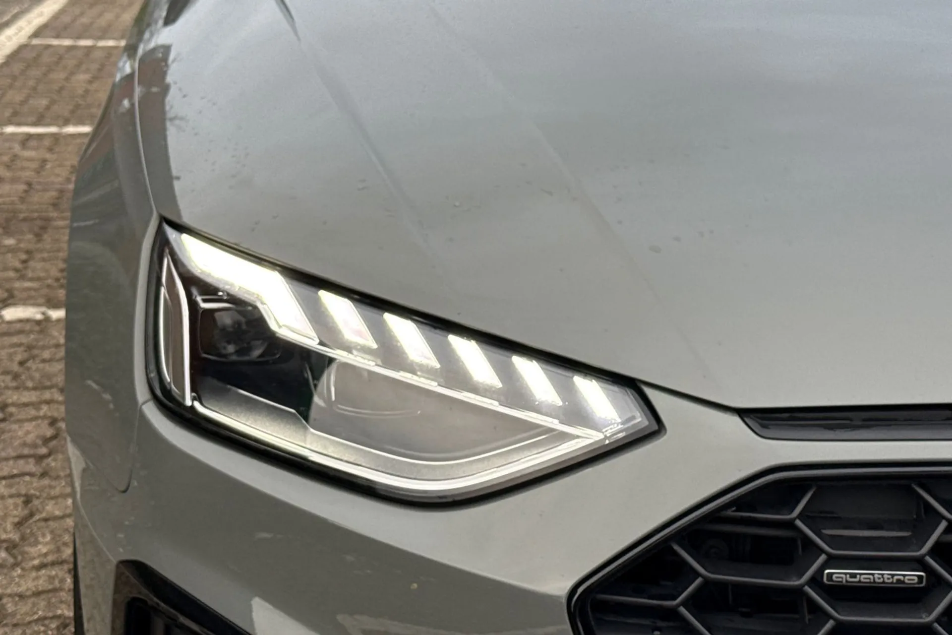 Audi A4 thumbnail image number 16