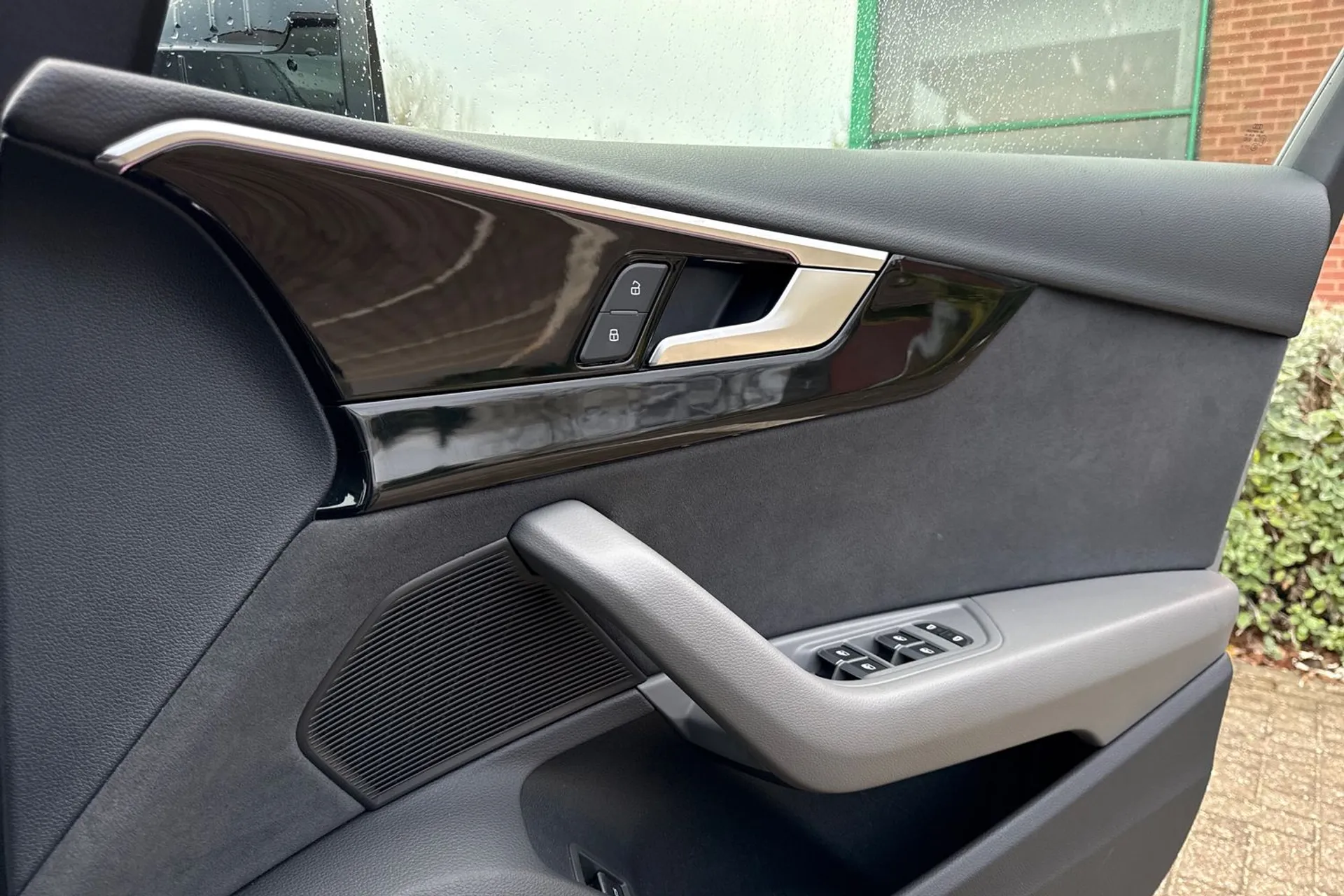 Audi A4 thumbnail image number 48