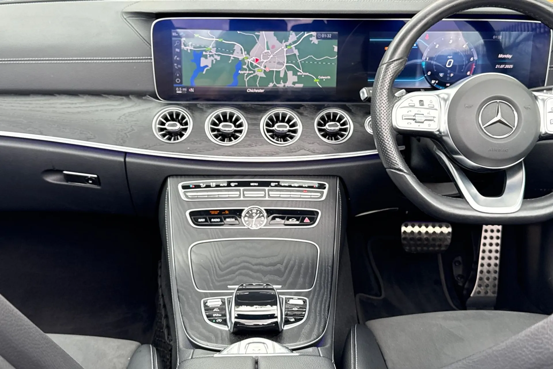 MERCEDES-BENZ E CLASS thumbnail image number 37