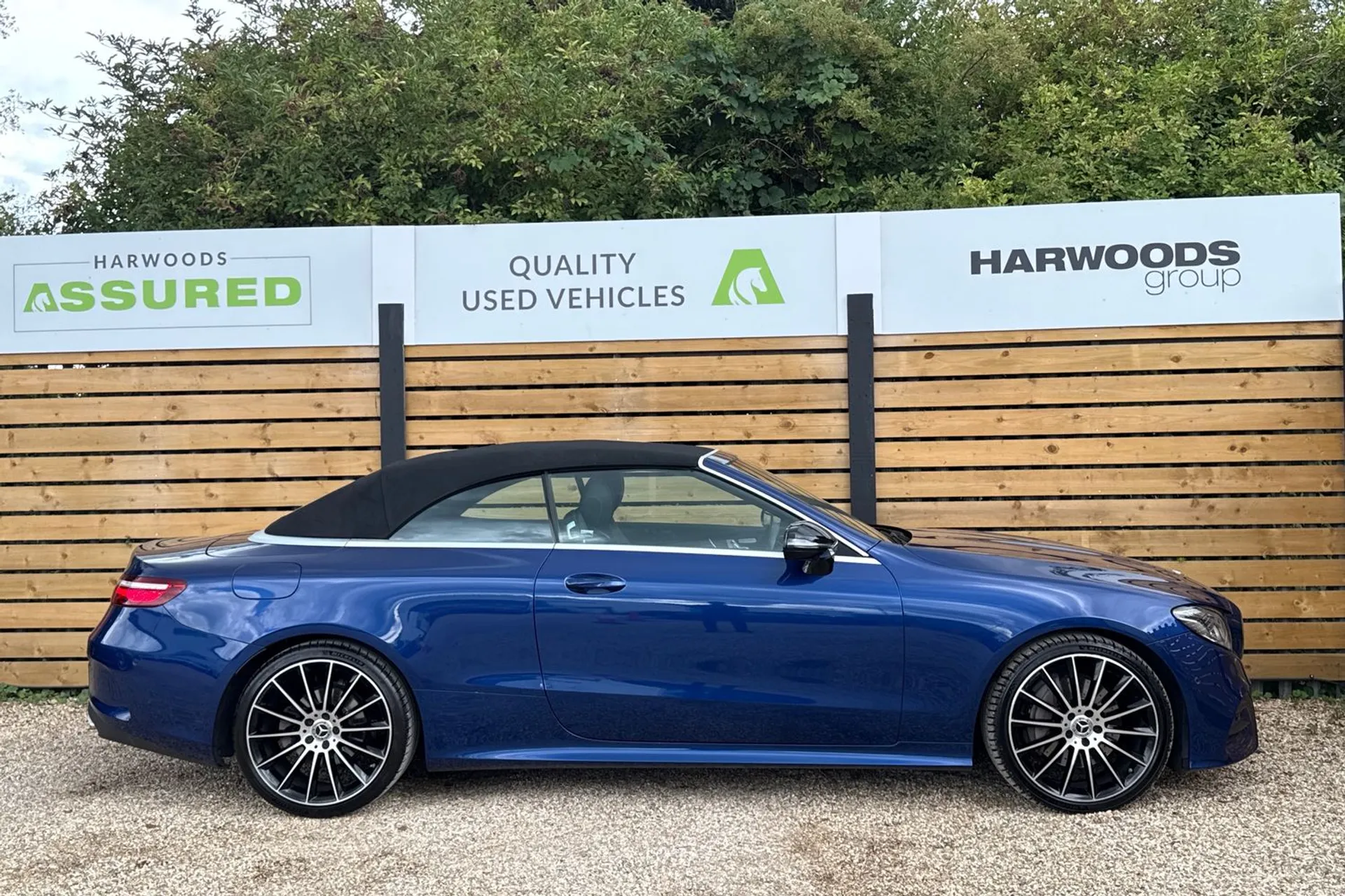 MERCEDES-BENZ E CLASS thumbnail image number 2
