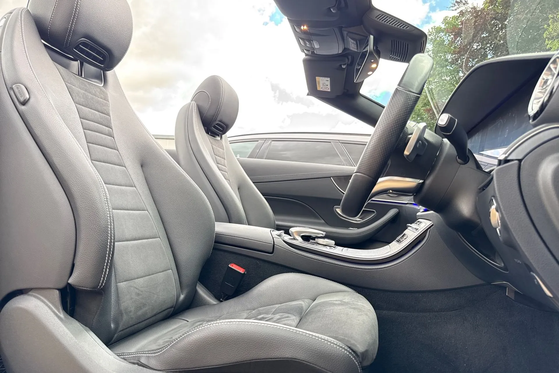 MERCEDES-BENZ E CLASS thumbnail image number 27