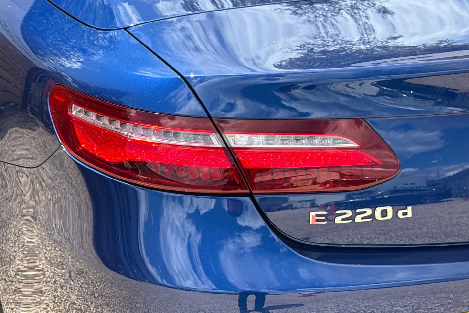 MERCEDES-BENZ E CLASS thumbnail image number 23
