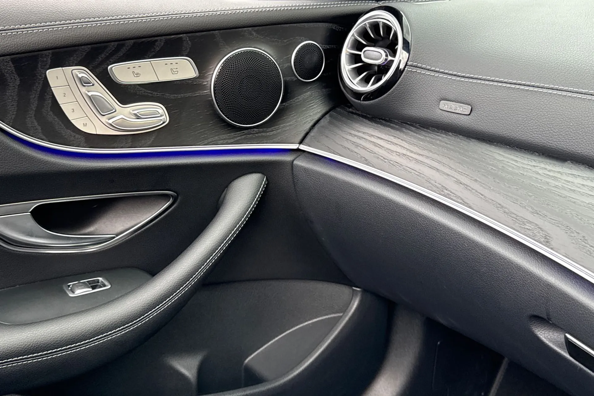 MERCEDES-BENZ E CLASS thumbnail image number 48