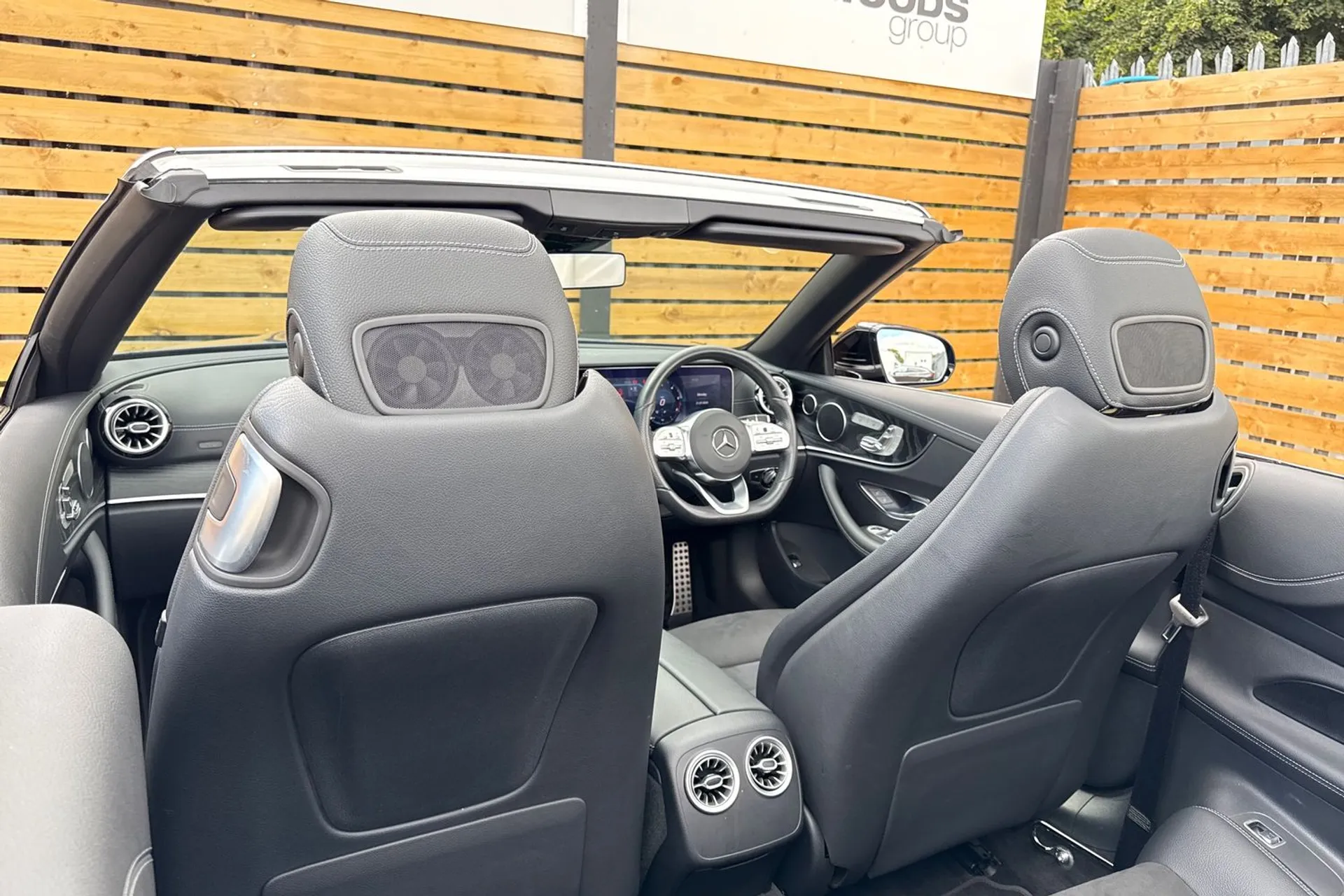 MERCEDES-BENZ E CLASS thumbnail image number 25
