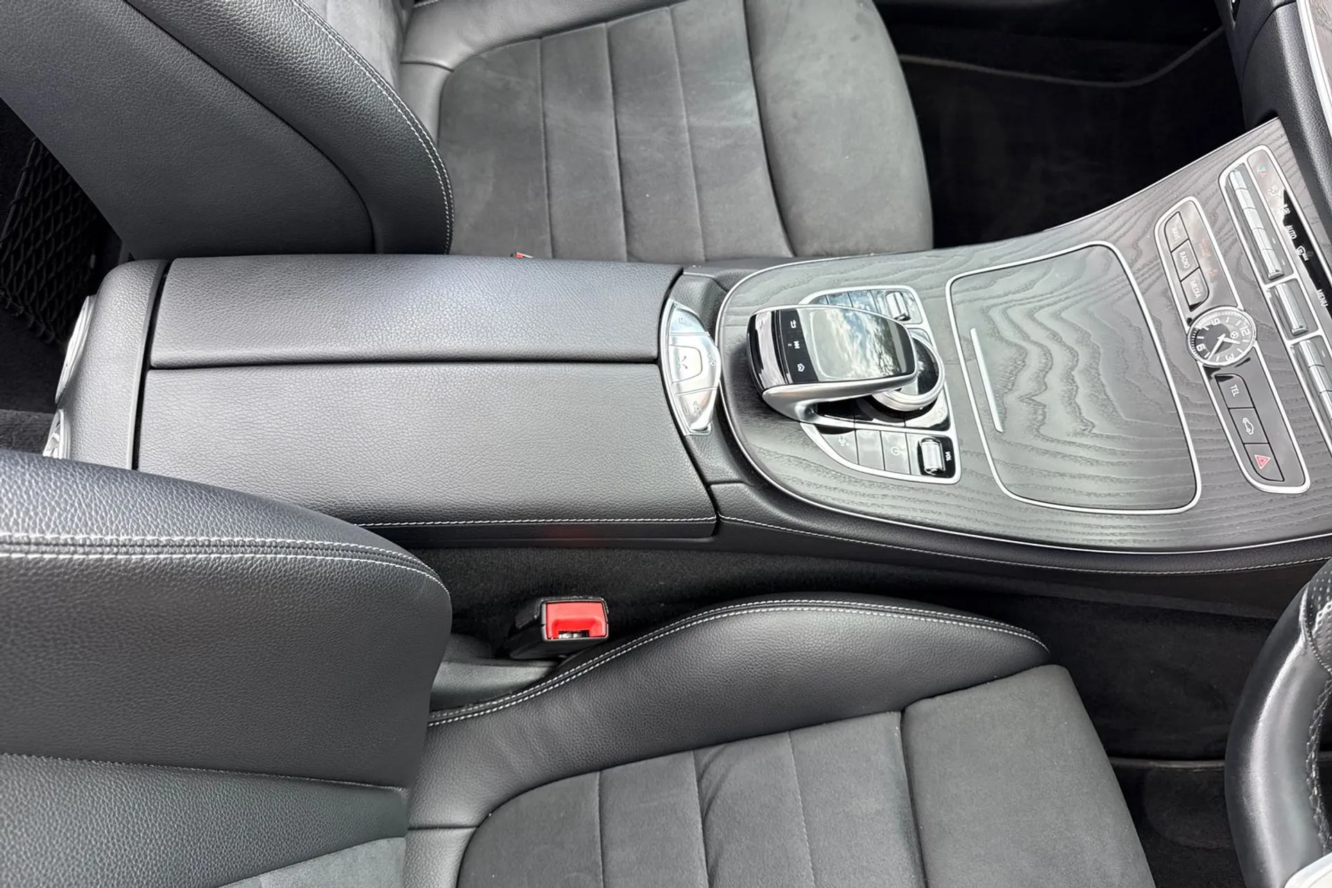 MERCEDES-BENZ E CLASS thumbnail image number 42