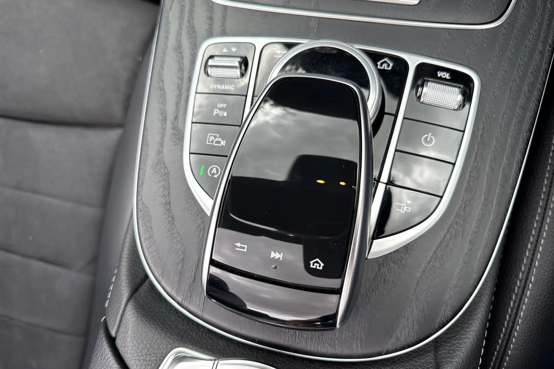 MERCEDES-BENZ E CLASS thumbnail image number 47