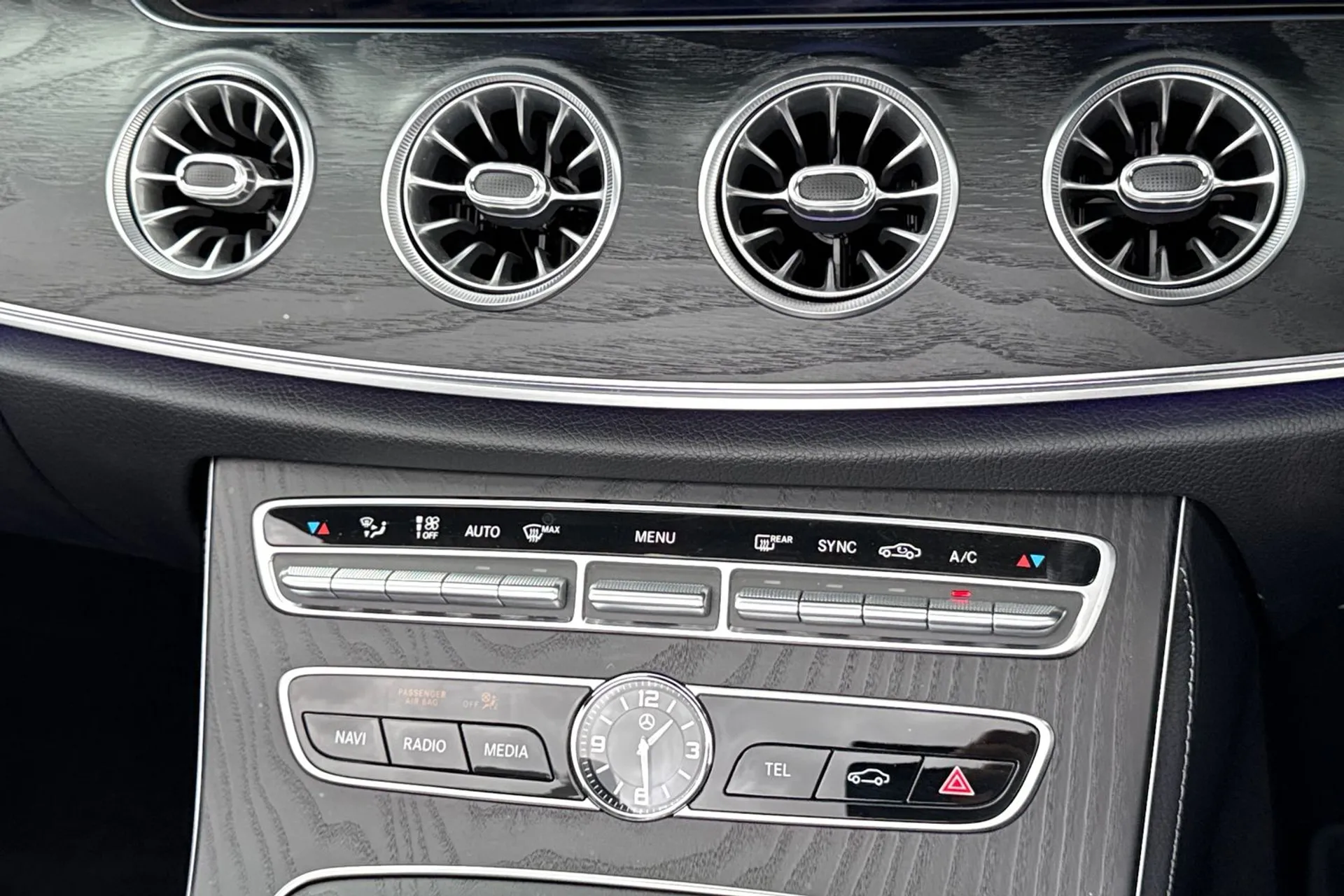 MERCEDES-BENZ E CLASS thumbnail image number 40