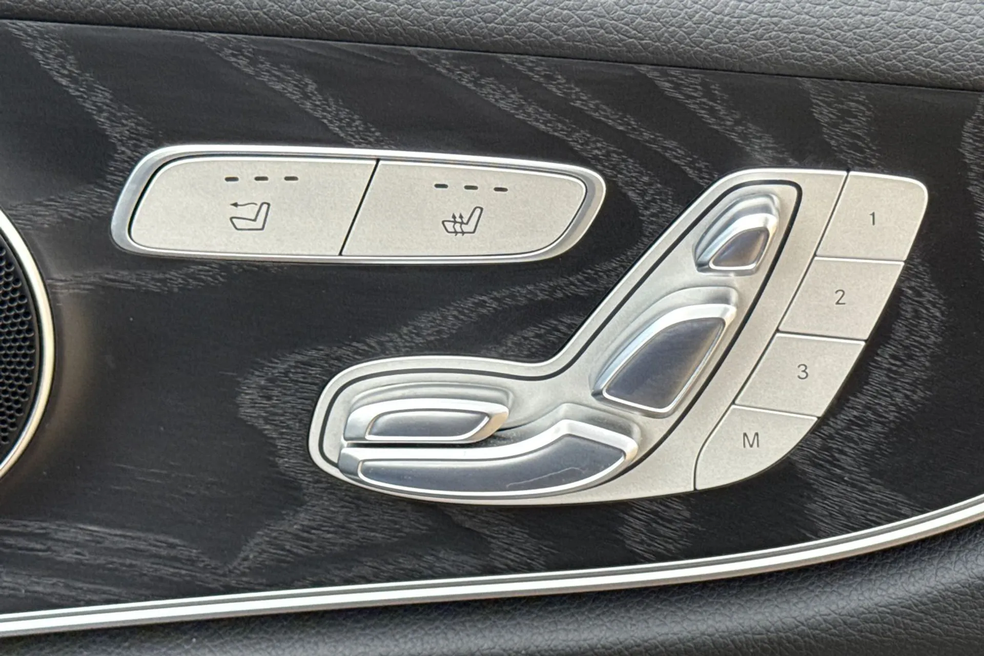 MERCEDES-BENZ E CLASS thumbnail image number 44