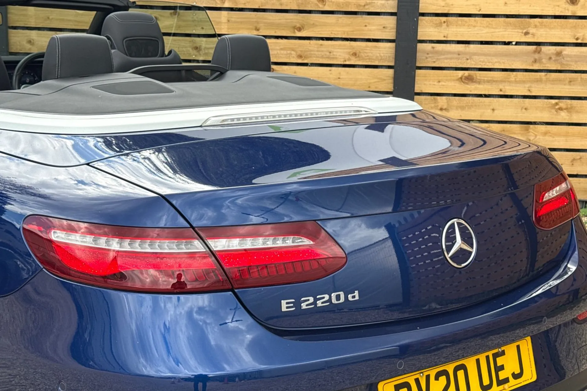MERCEDES-BENZ E CLASS thumbnail image number 16