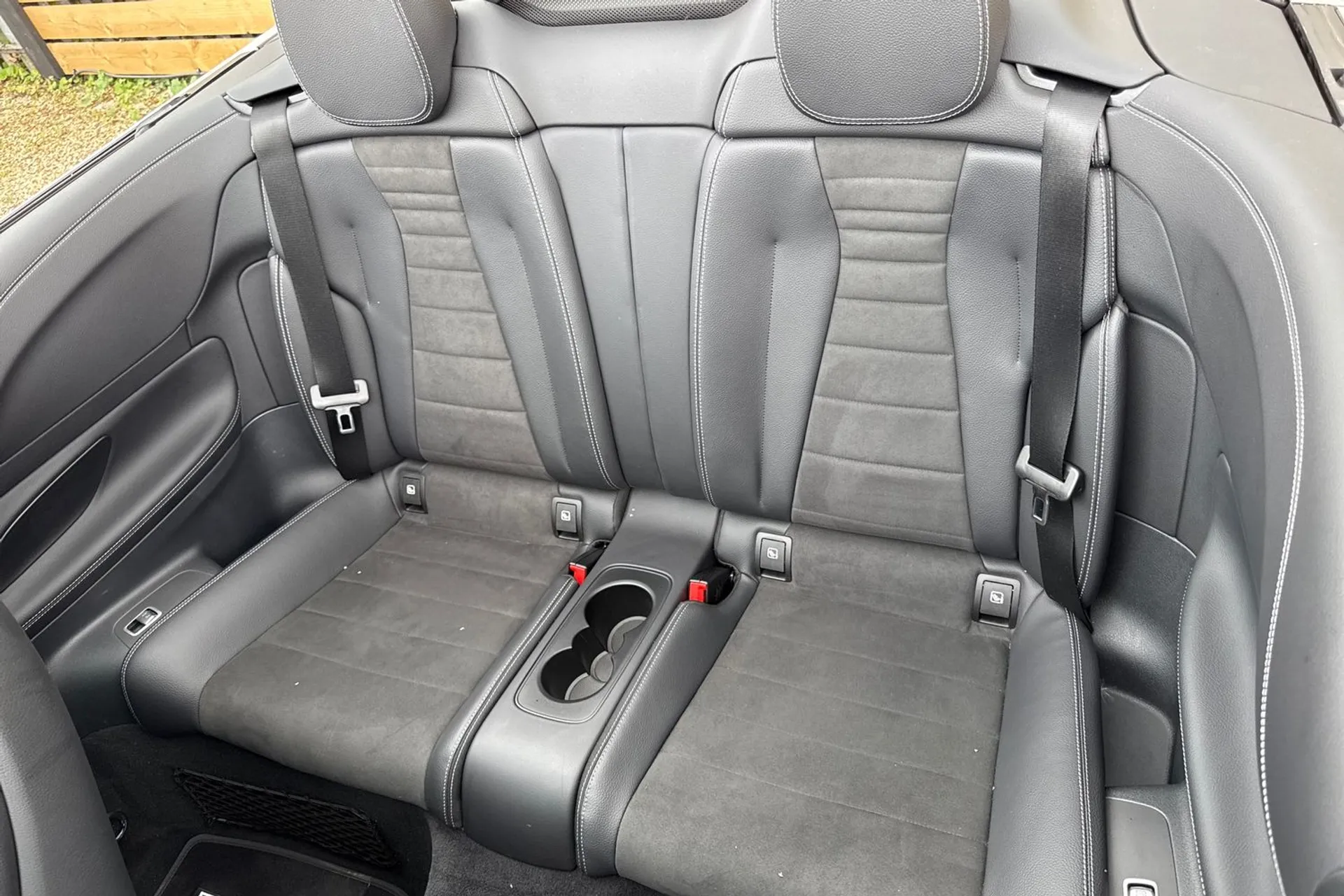 MERCEDES-BENZ E CLASS thumbnail image number 32