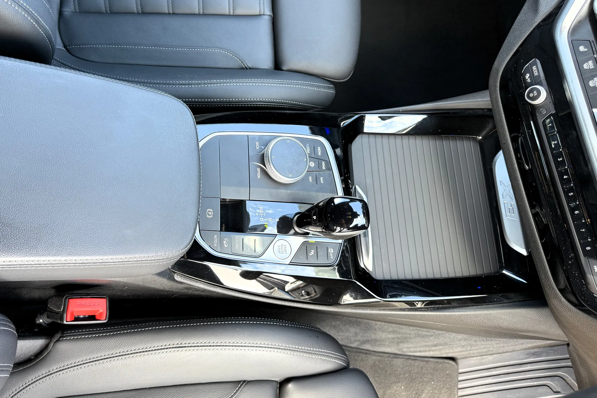 BMW X3 thumbnail image number 46