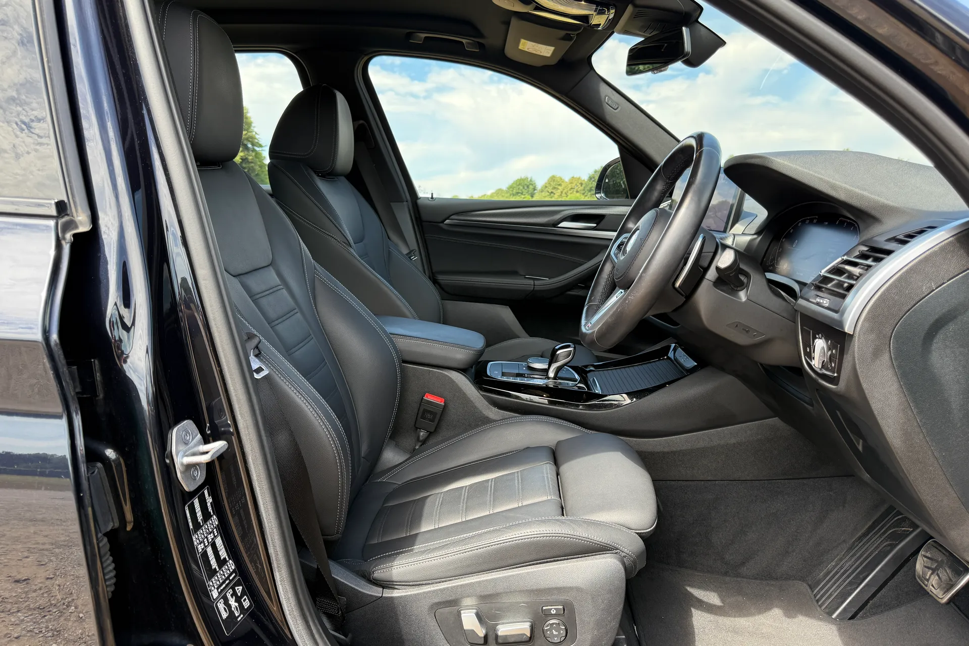 BMW X3 thumbnail image number 25