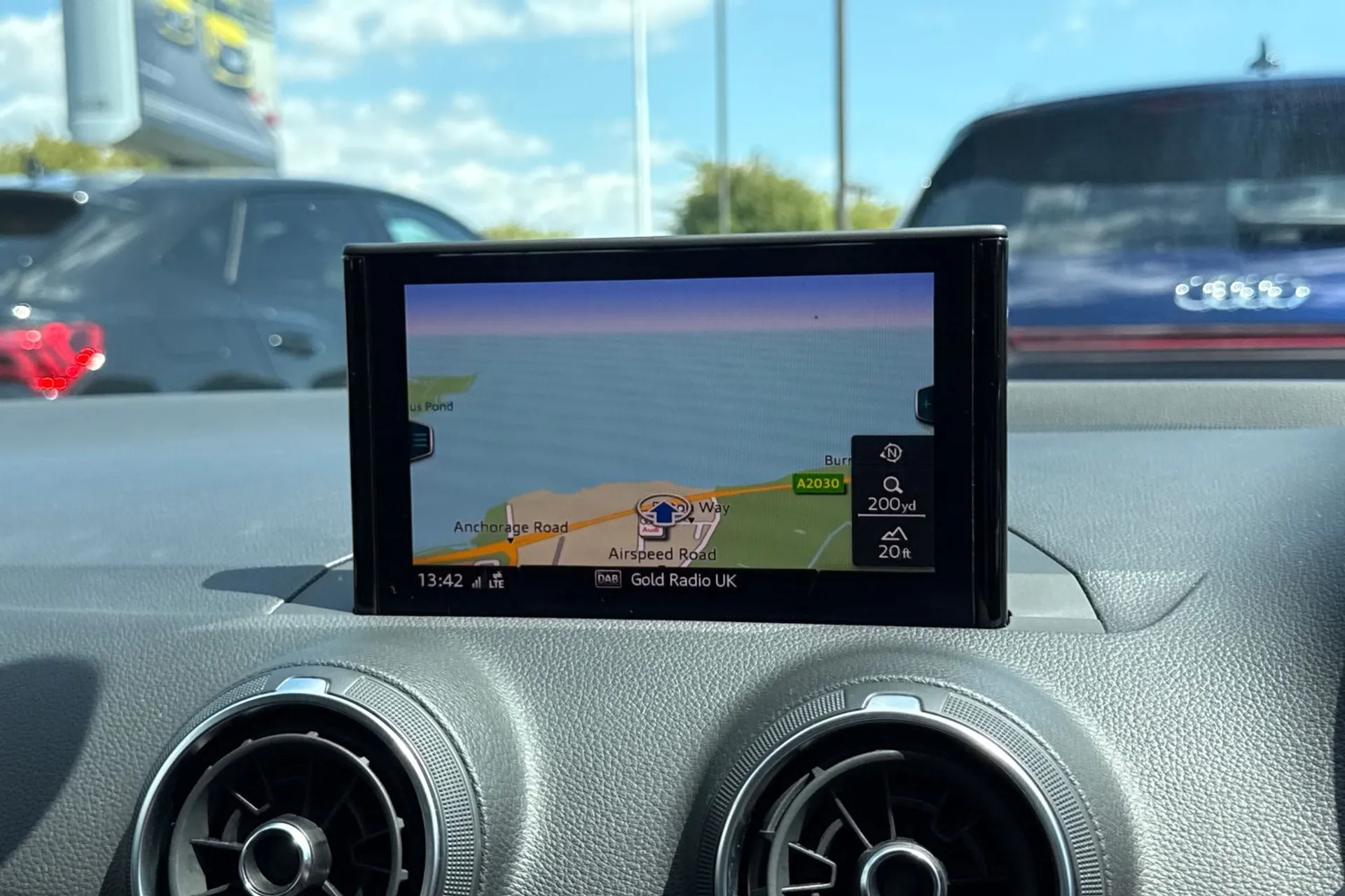 Audi Q2 thumbnail image number 4