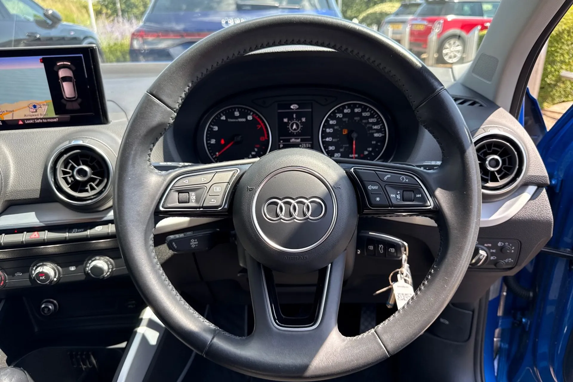 Audi Q2 thumbnail image number 39
