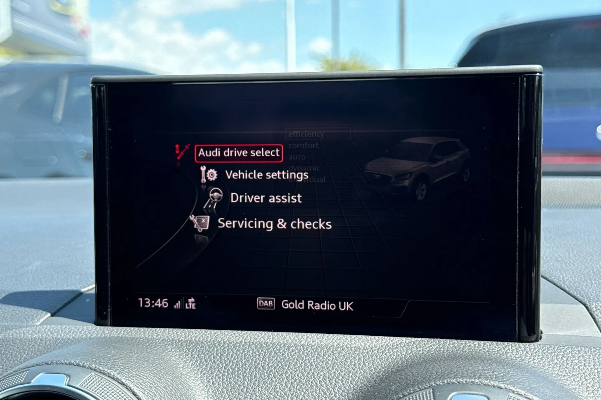 Audi Q2 thumbnail image number 37