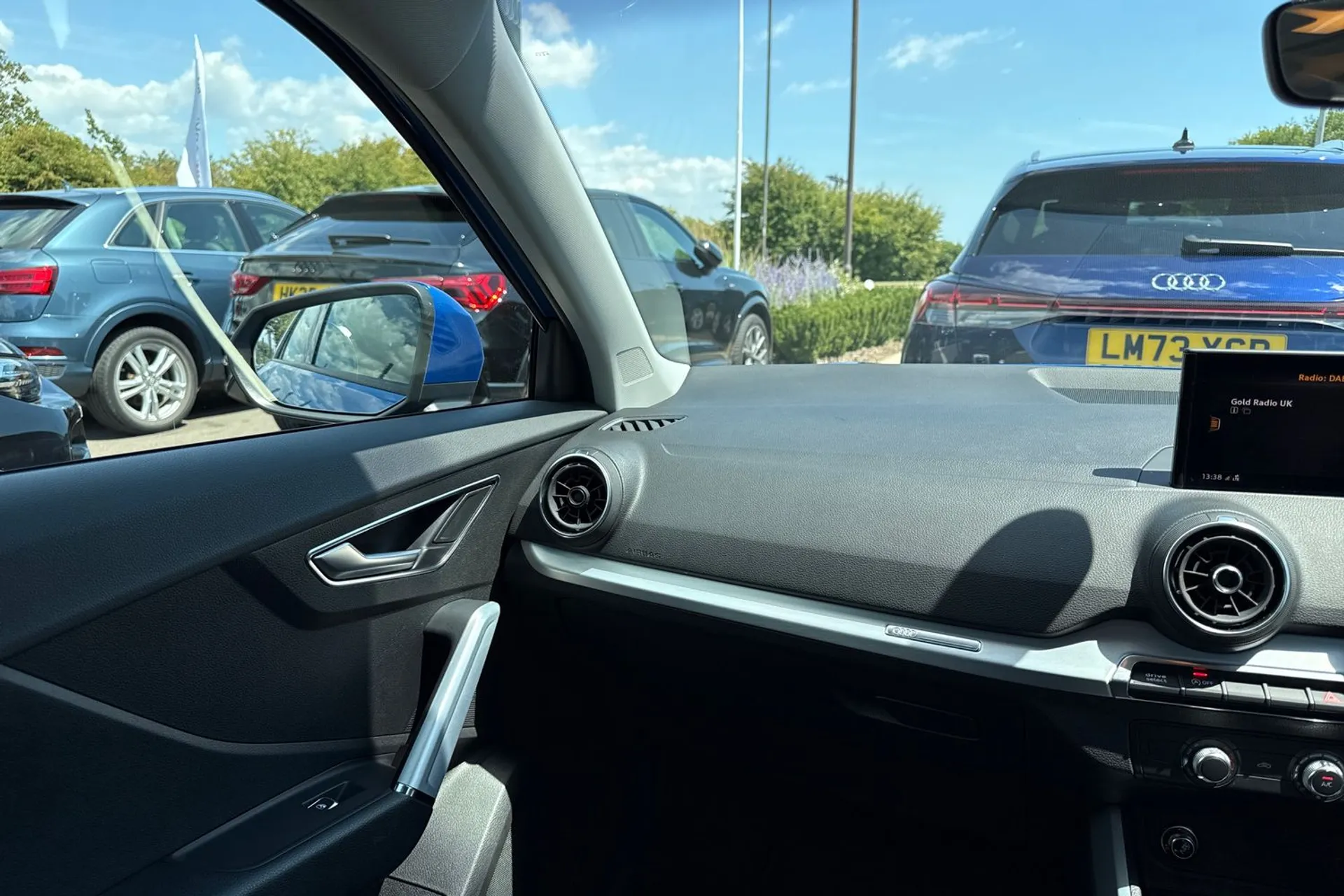 Audi Q2 thumbnail image number 36