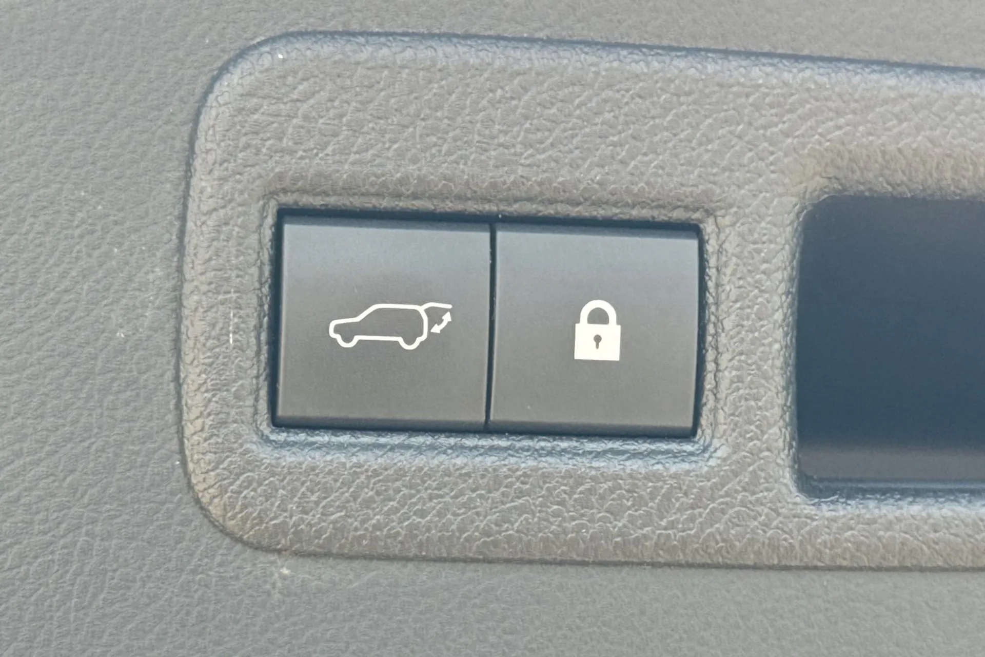 LEXUS NX thumbnail image number 22