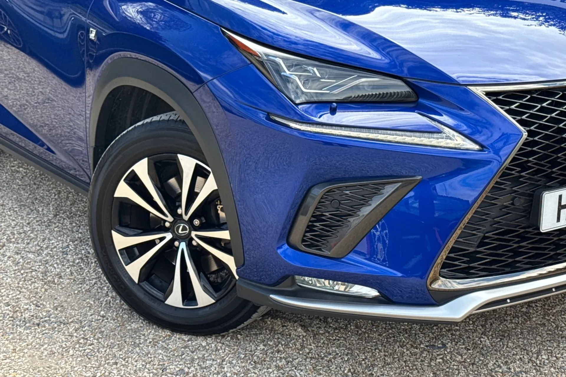 LEXUS NX thumbnail image number 7
