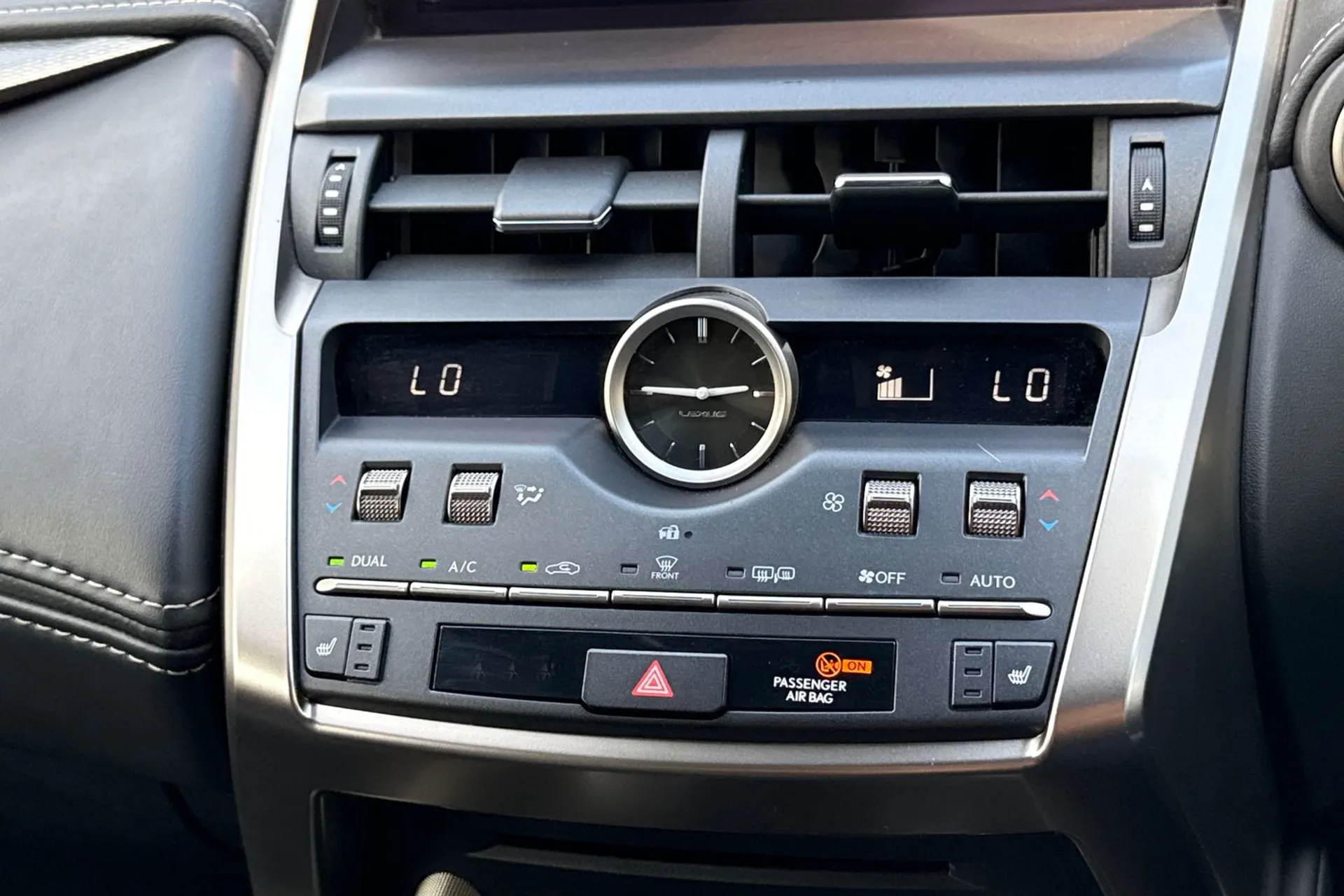 LEXUS NX thumbnail image number 40