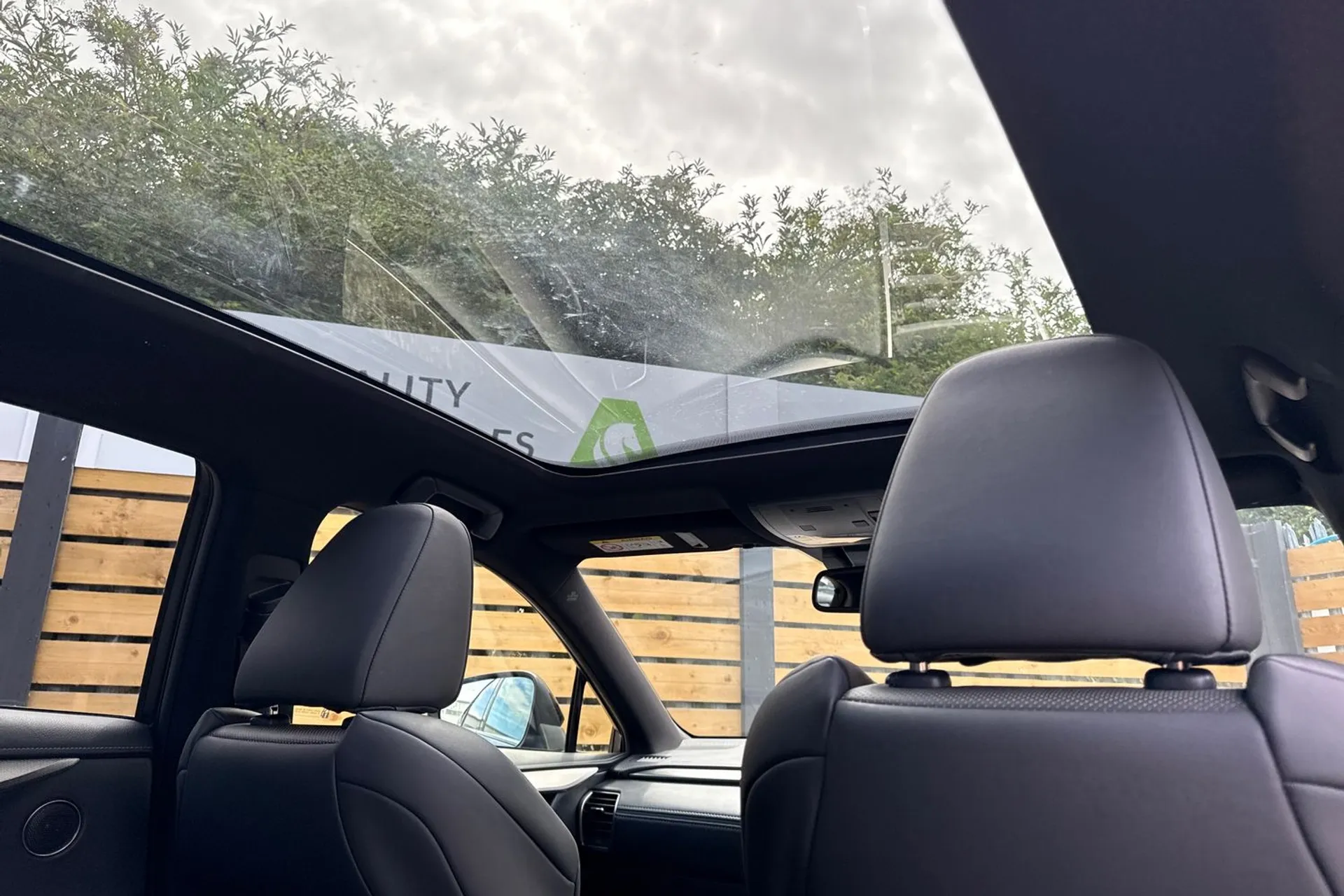 LEXUS NX thumbnail image number 25