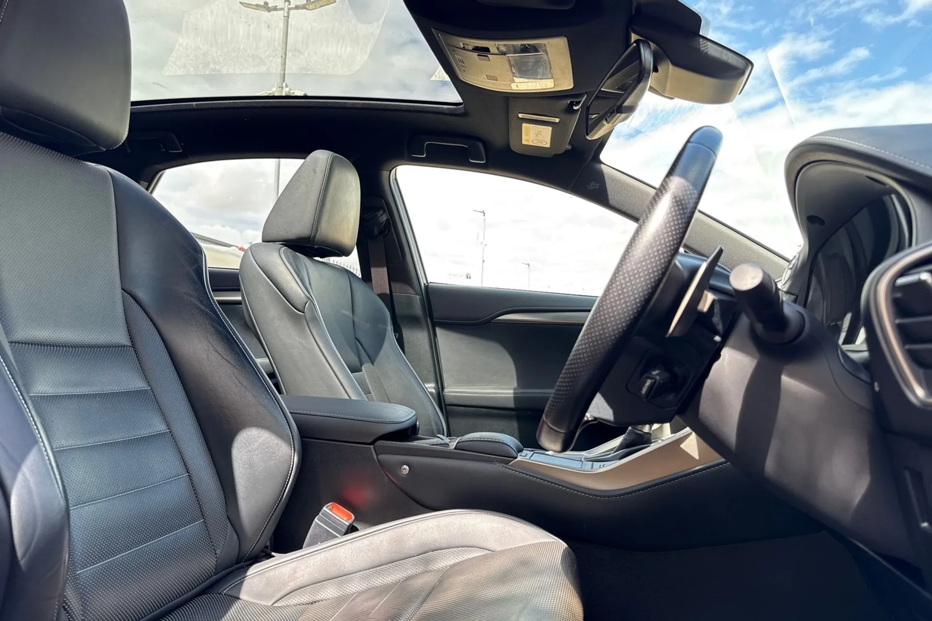 LEXUS NX thumbnail image number 27