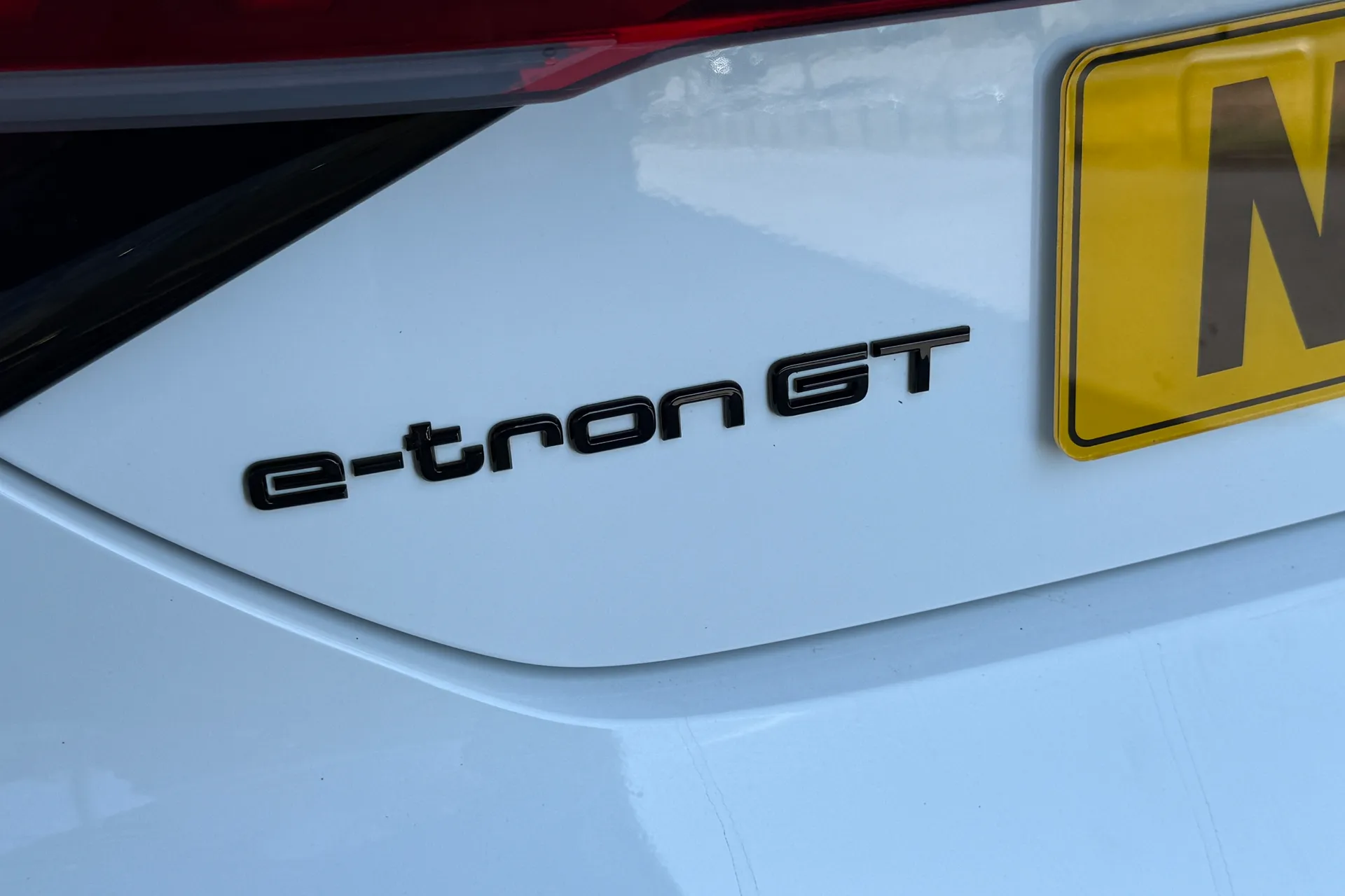 Audi e-tron GT thumbnail image number 15