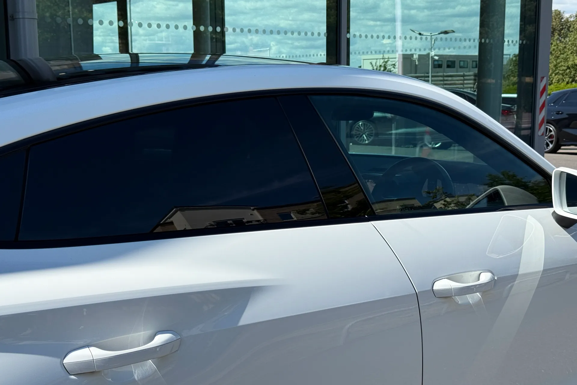 Audi e-tron GT thumbnail image number 11