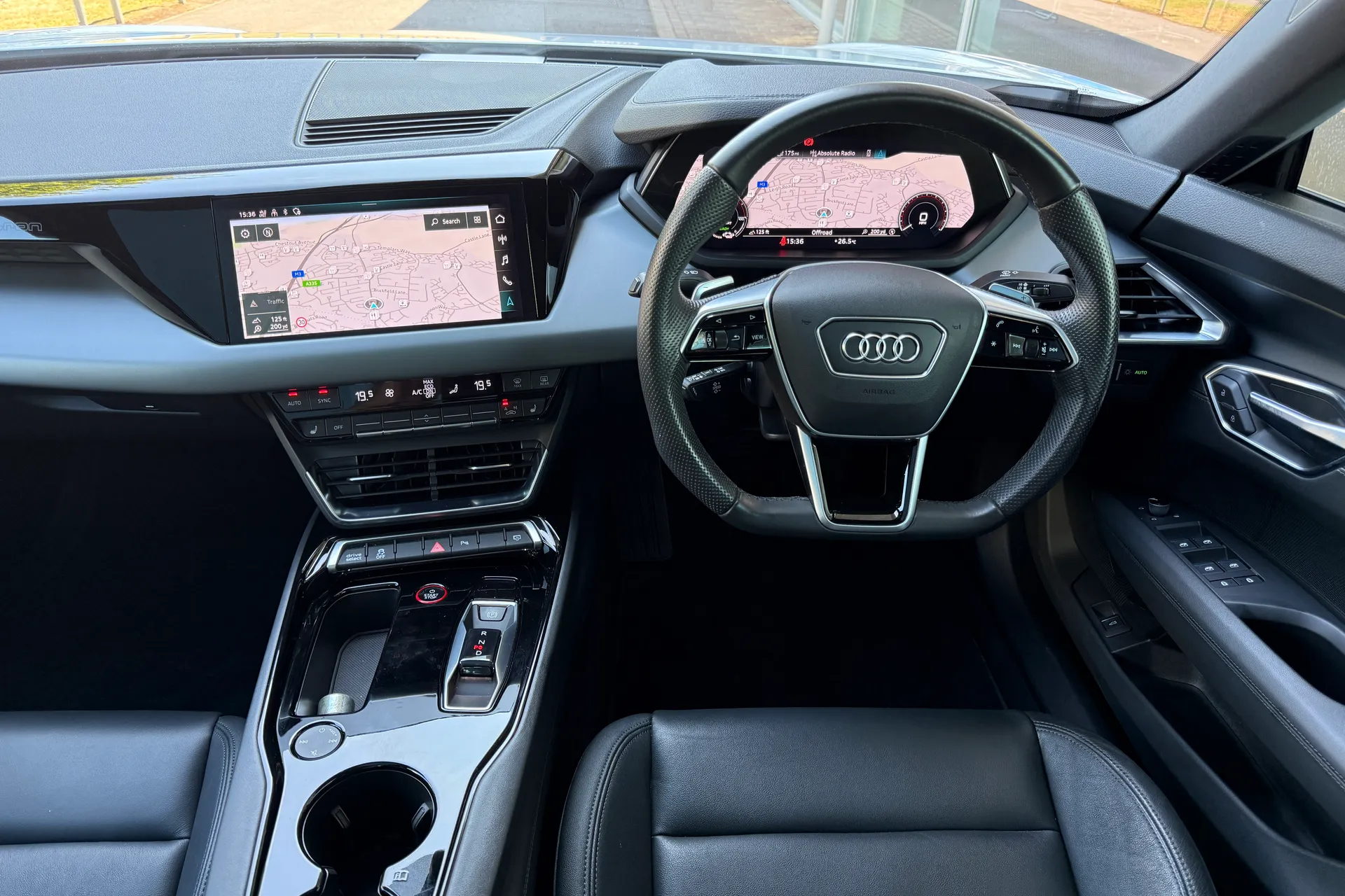 Audi e-tron GT thumbnail image number 42