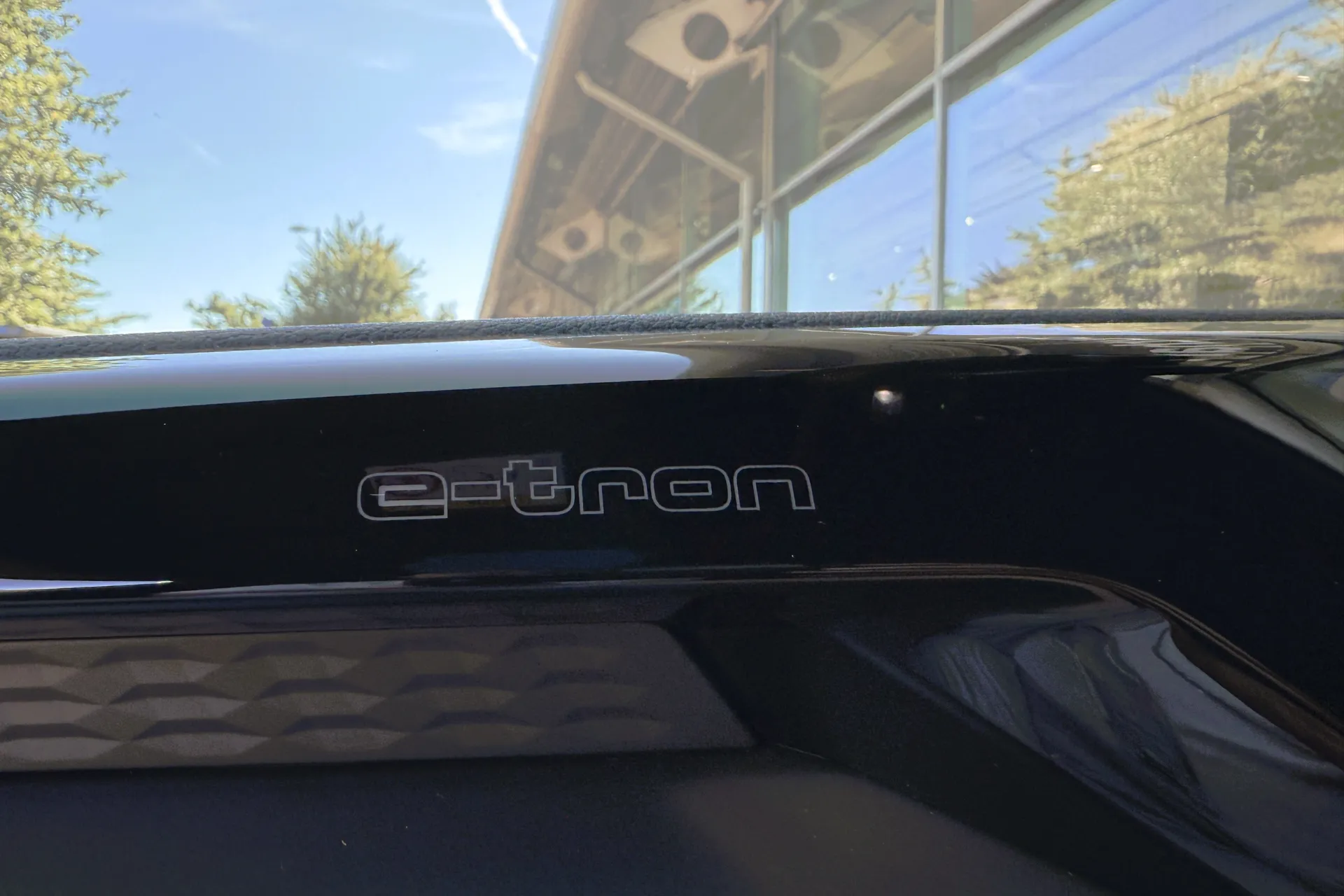 Audi e-tron GT thumbnail image number 37