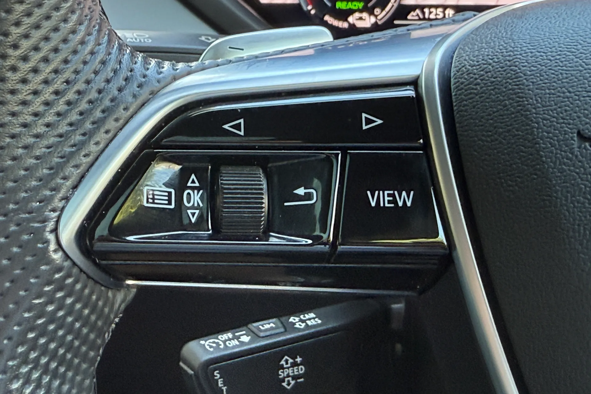 Audi e-tron GT thumbnail image number 23