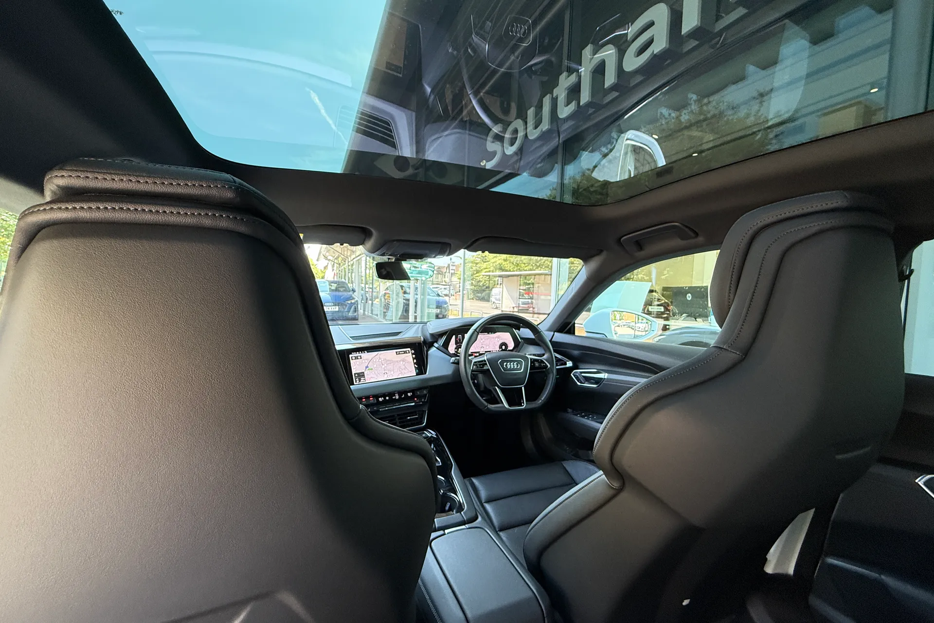 Audi e-tron GT thumbnail image number 4