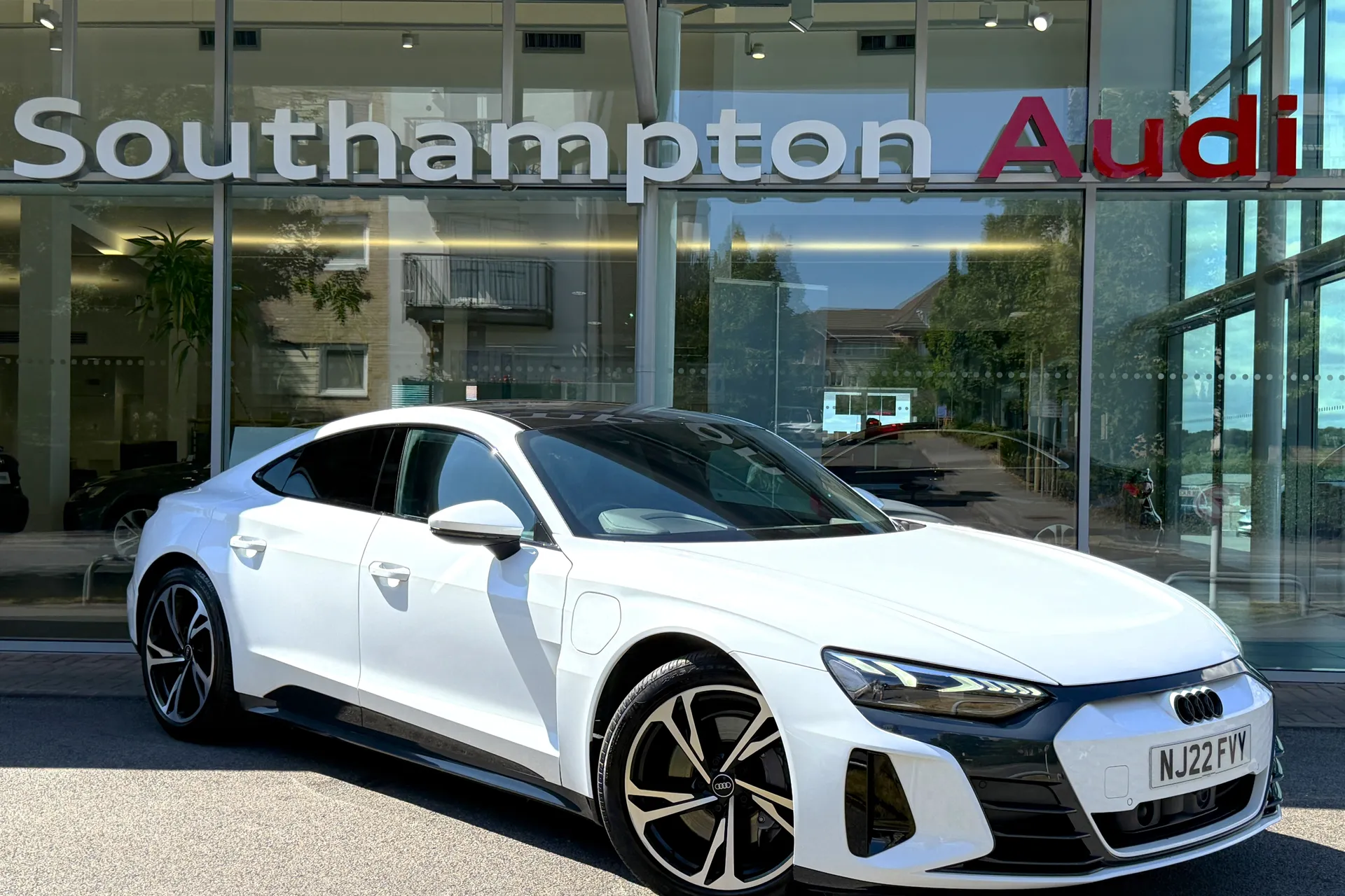 Audi e-tron GT focused image