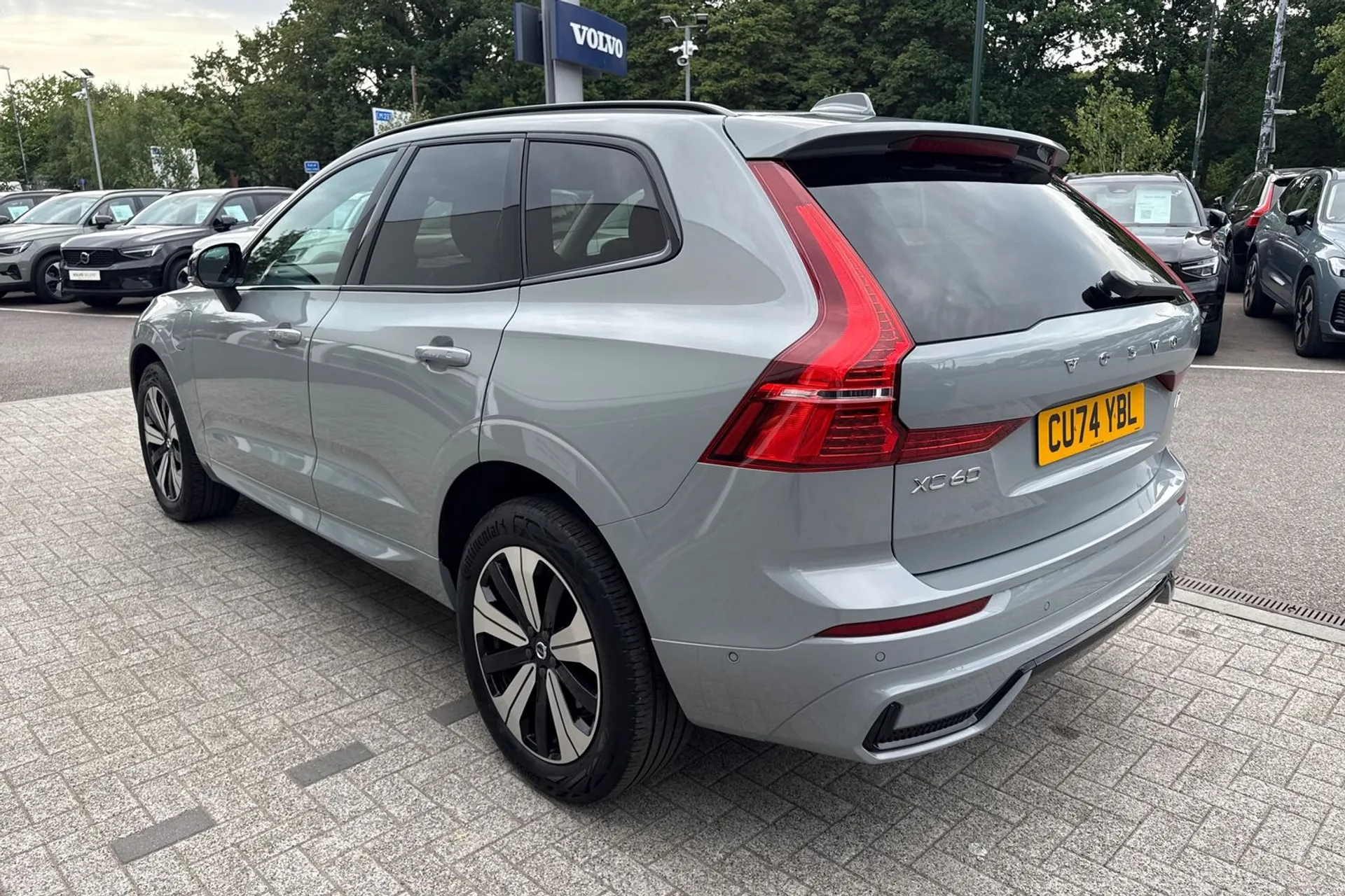 Volvo XC60 thumbnail image number 9