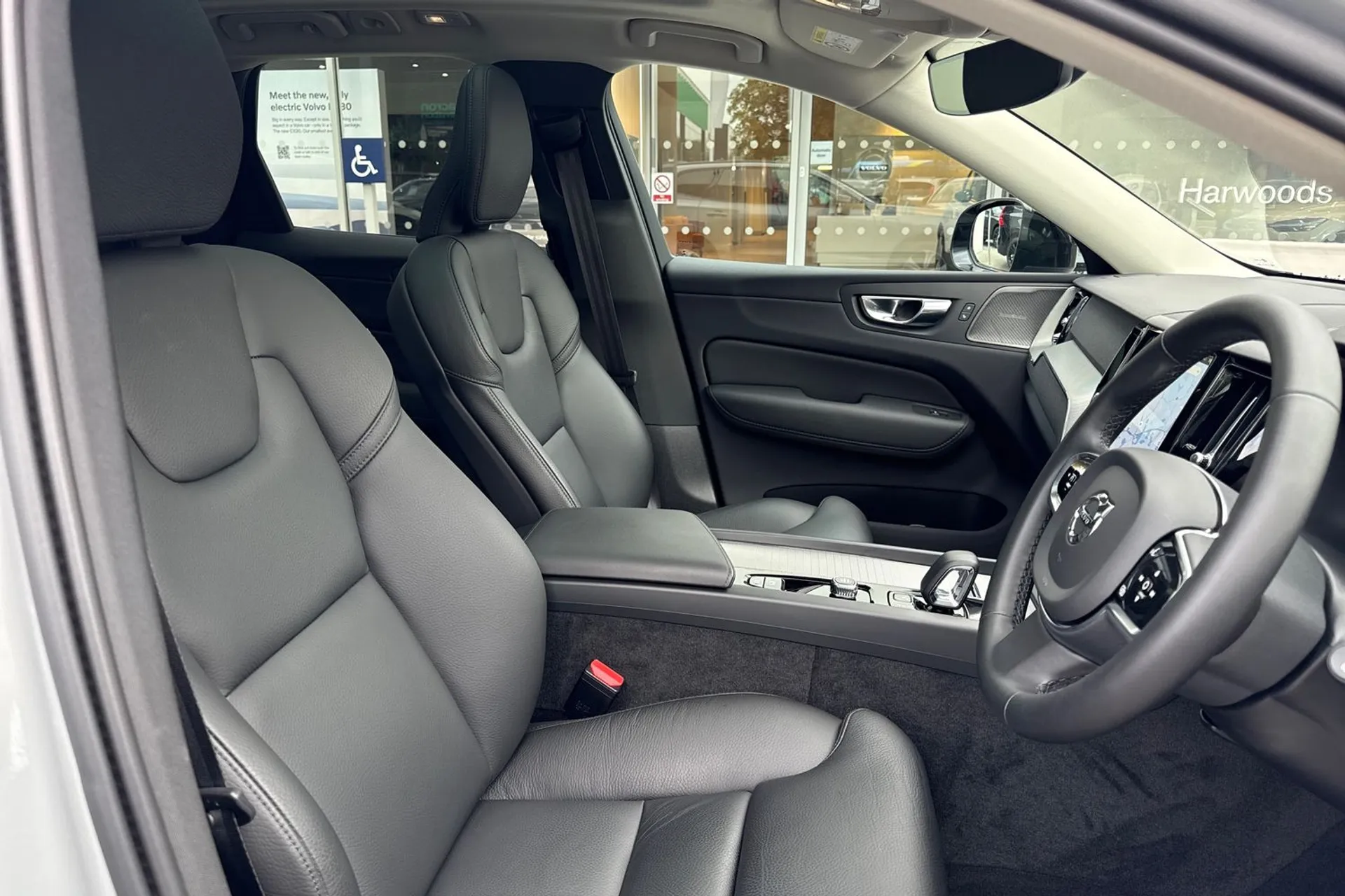 Volvo XC60 thumbnail image number 25