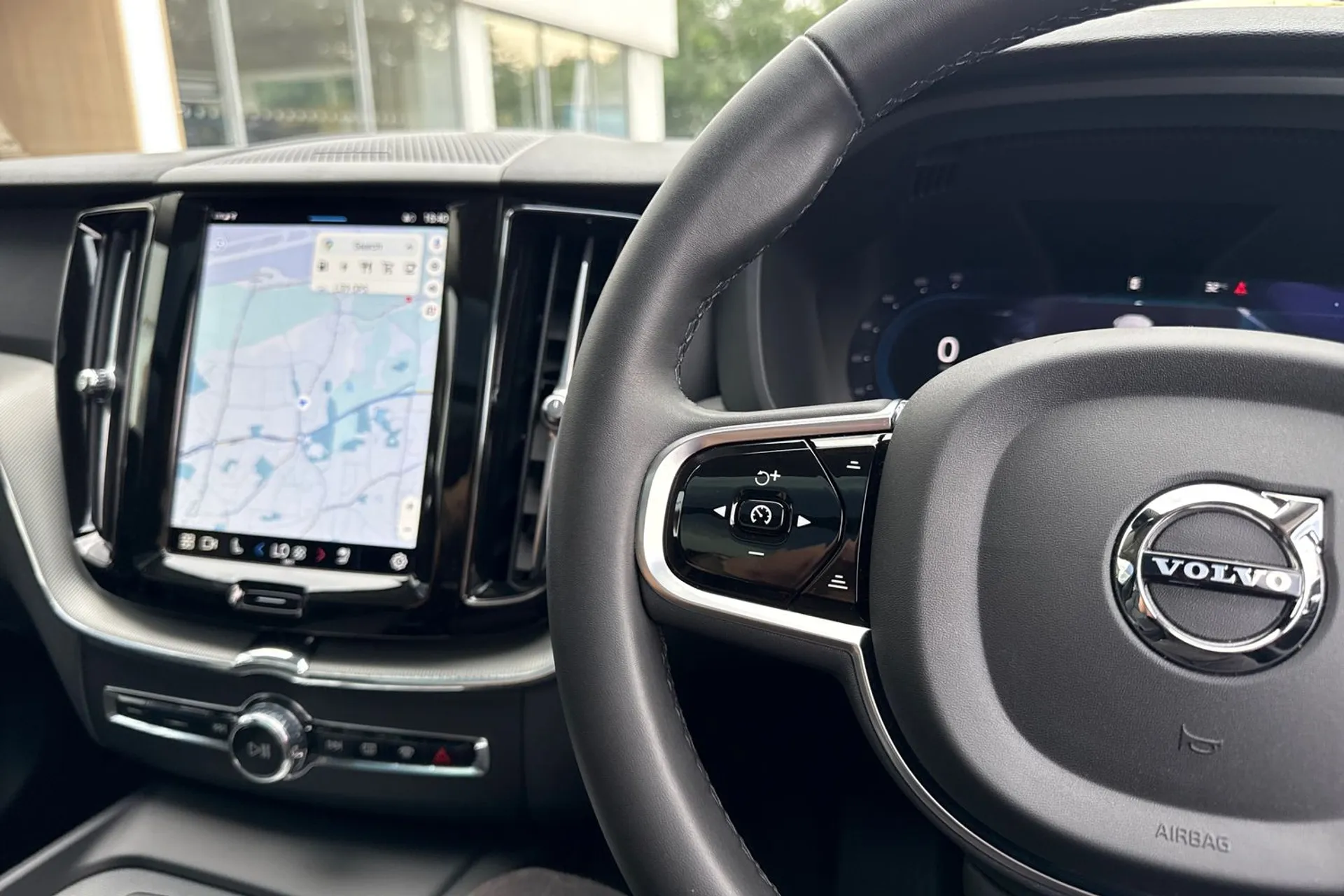 Volvo XC60 thumbnail image number 35