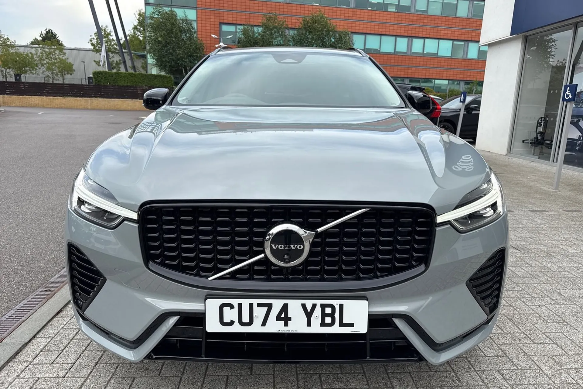 Volvo XC60 thumbnail image number 12