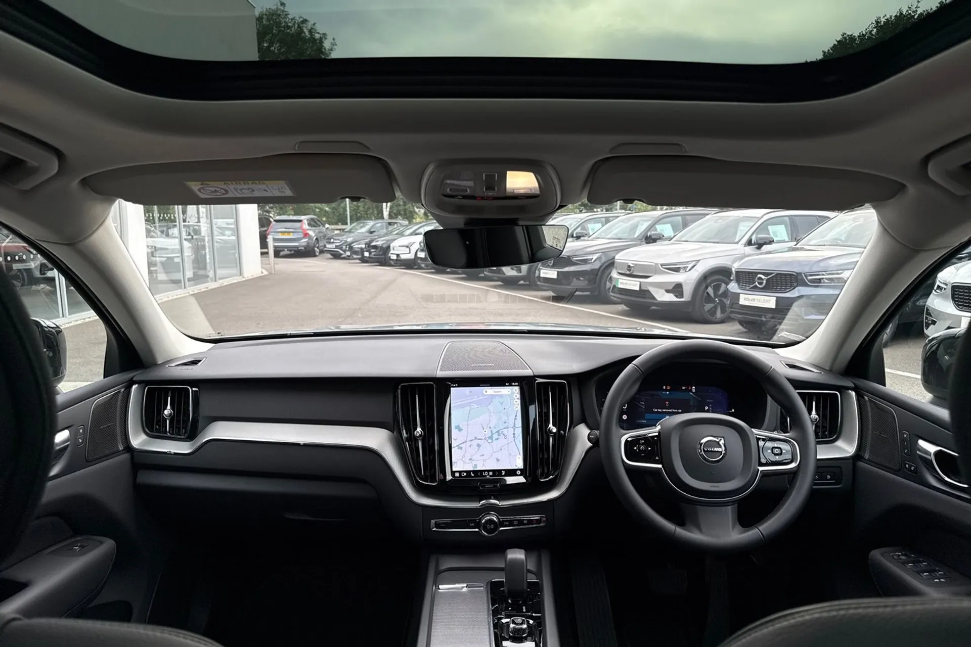 Volvo XC60 thumbnail image number 3