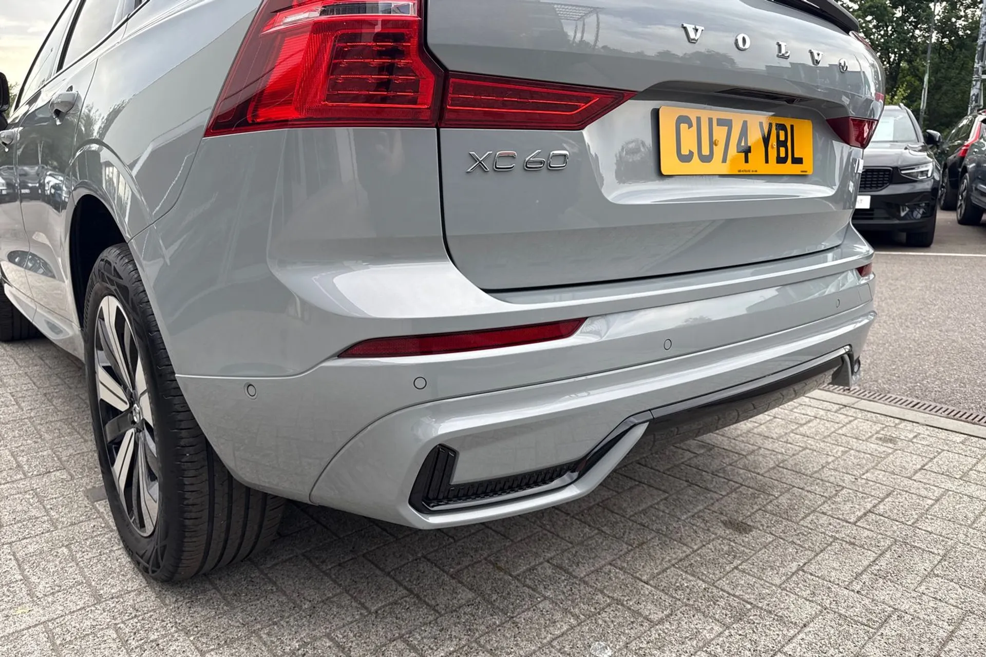 Volvo XC60 thumbnail image number 17
