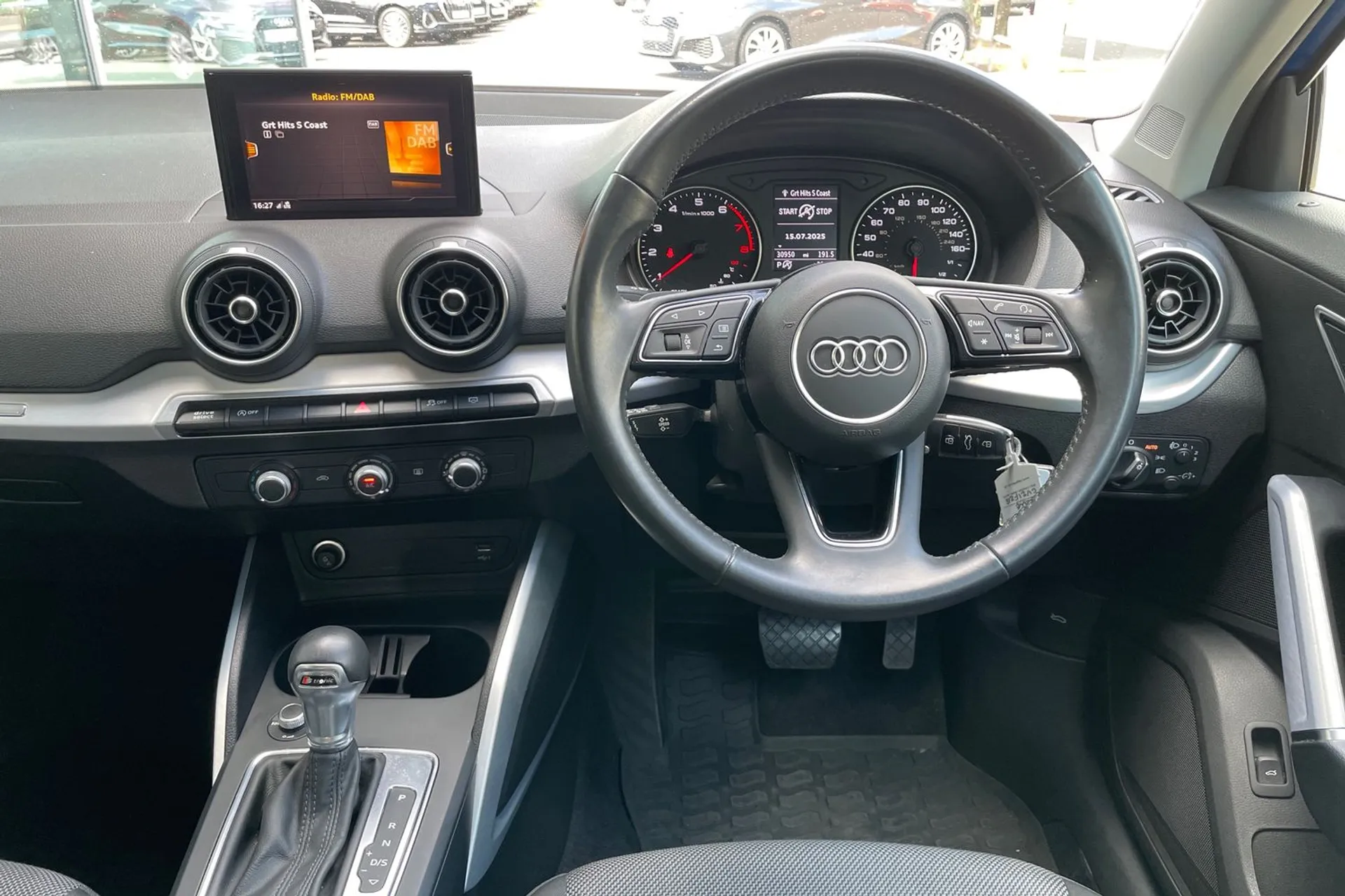 Audi Q2 thumbnail image number 3
