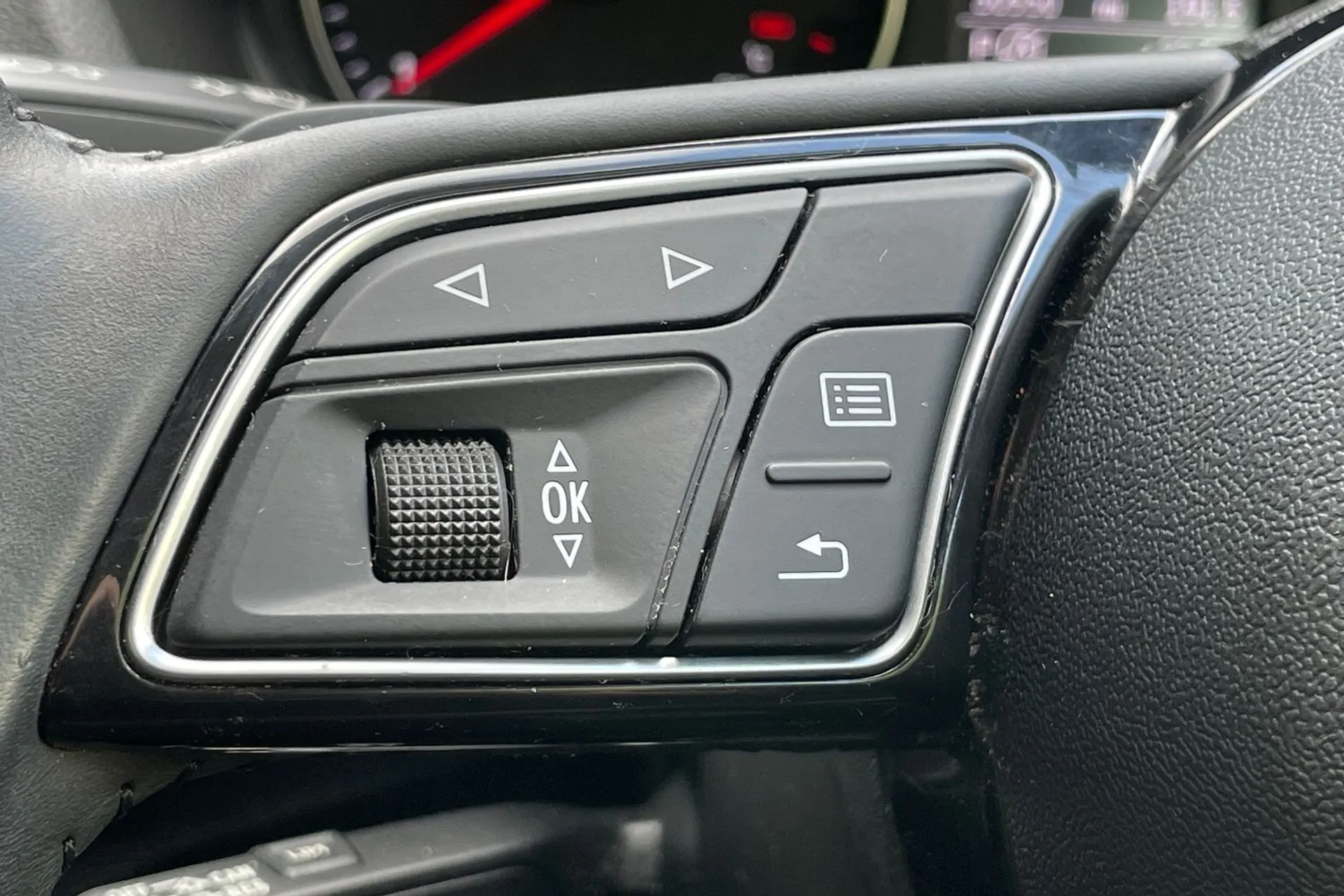 Audi Q2 thumbnail image number 34