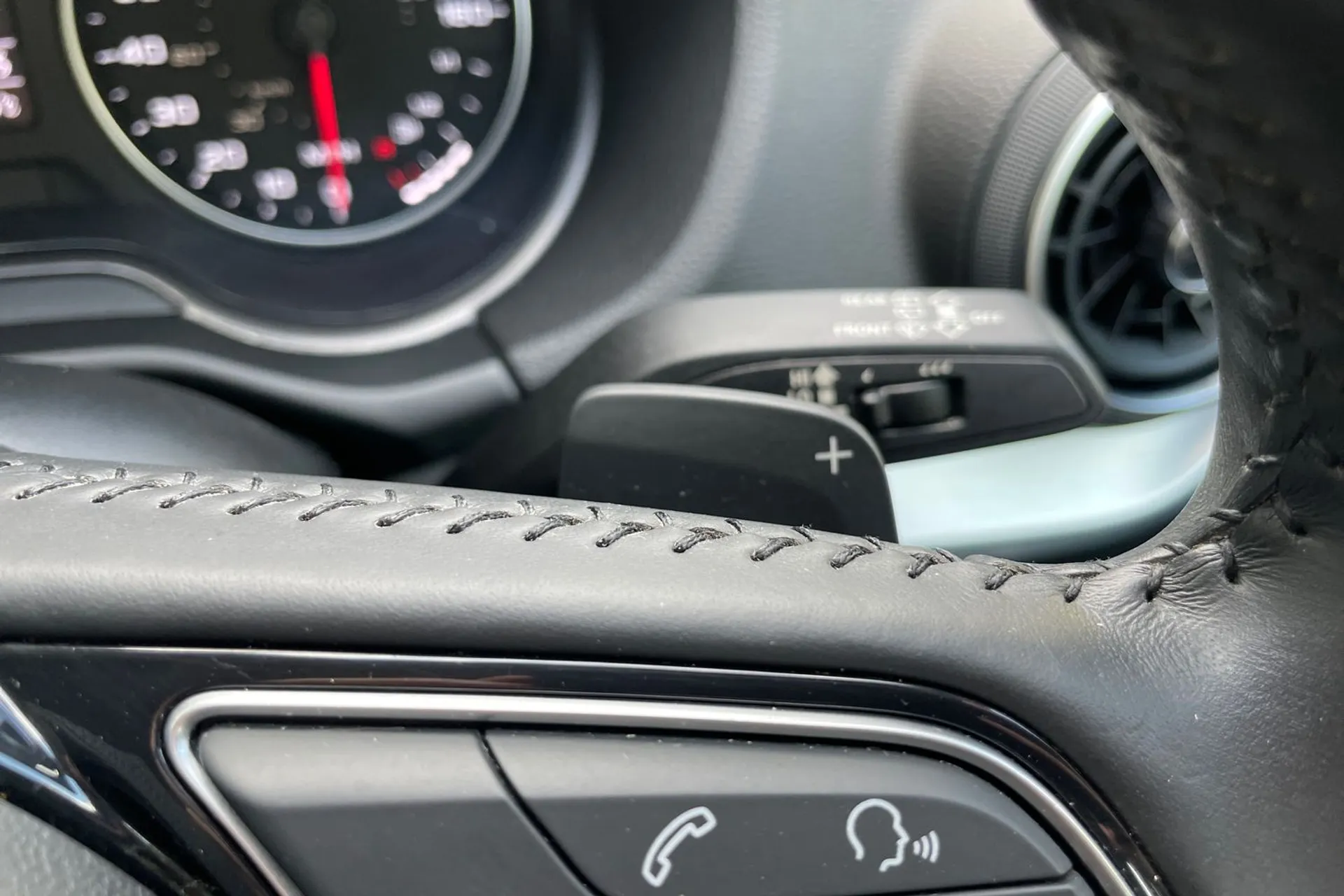 Audi Q2 thumbnail image number 57