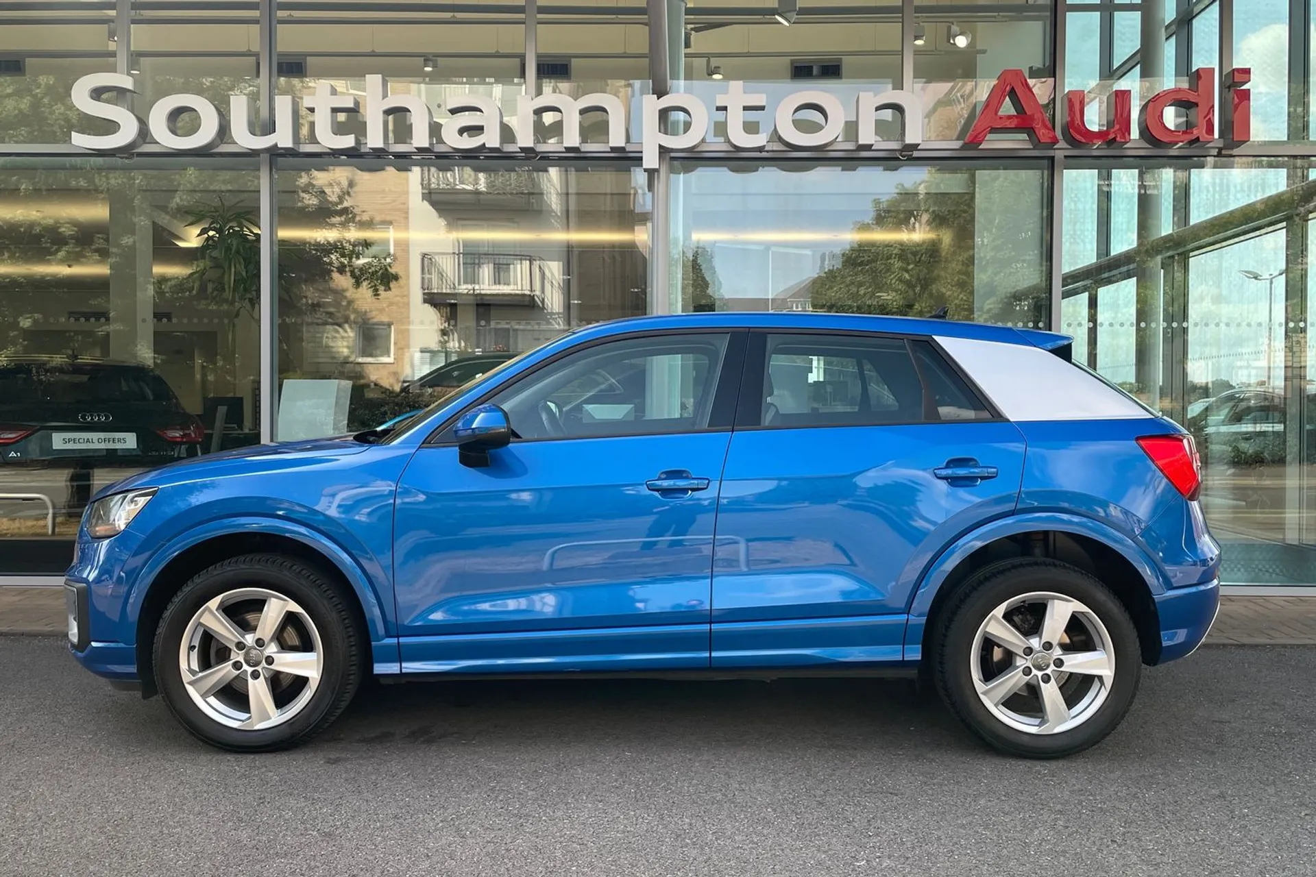Audi Q2 thumbnail image number 9
