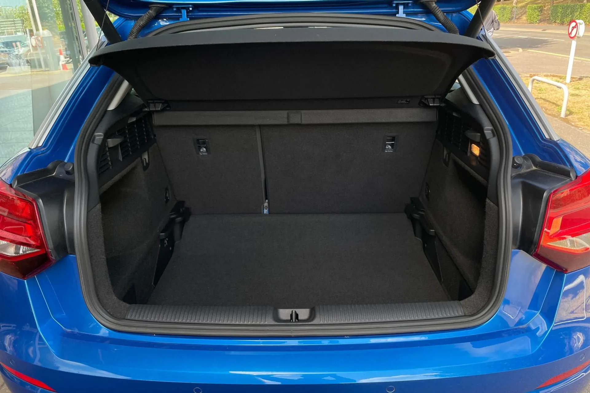 Audi Q2 thumbnail image number 18