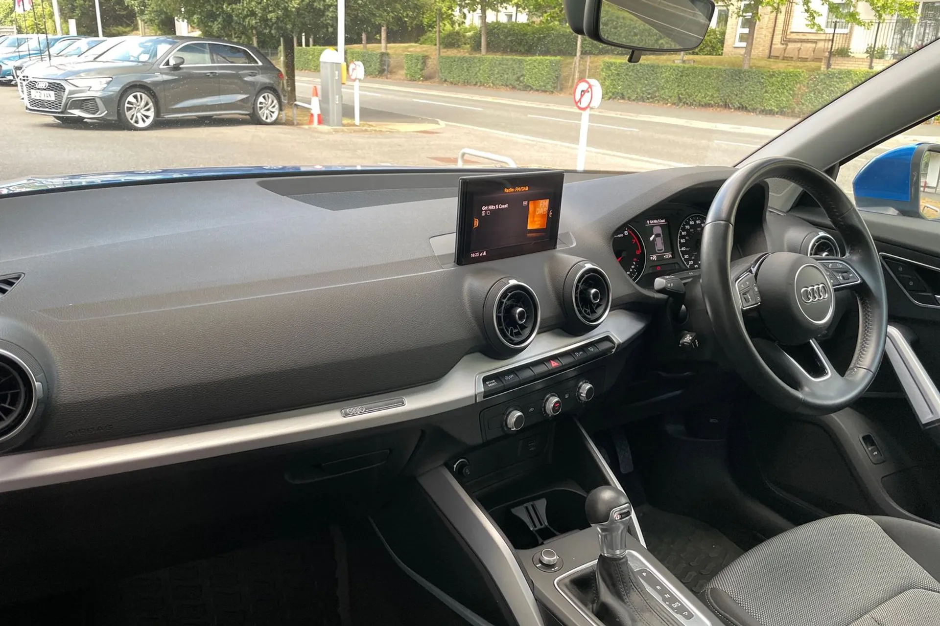 Audi Q2 thumbnail image number 25