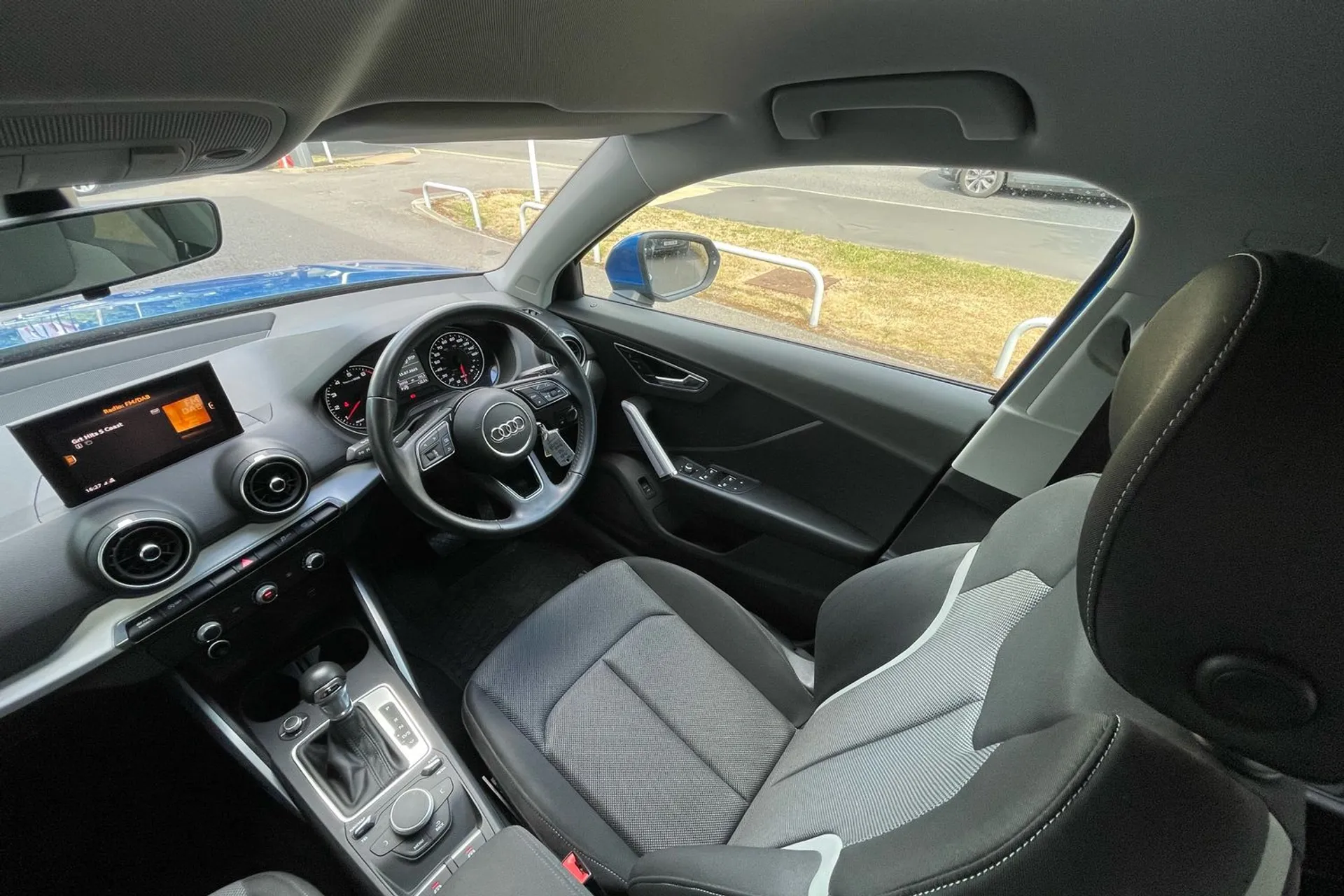 Audi Q2 thumbnail image number 32