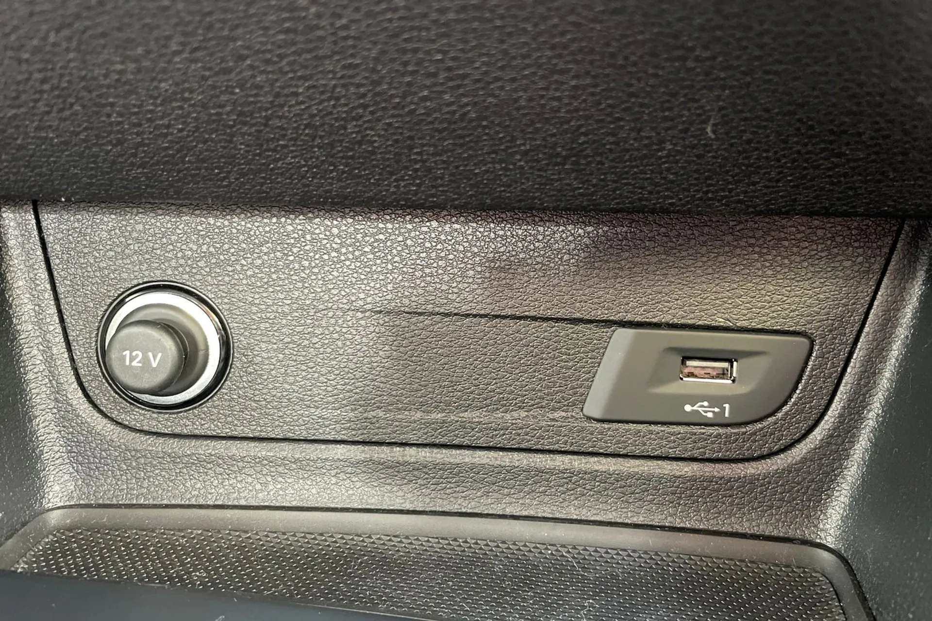 Audi Q2 thumbnail image number 44