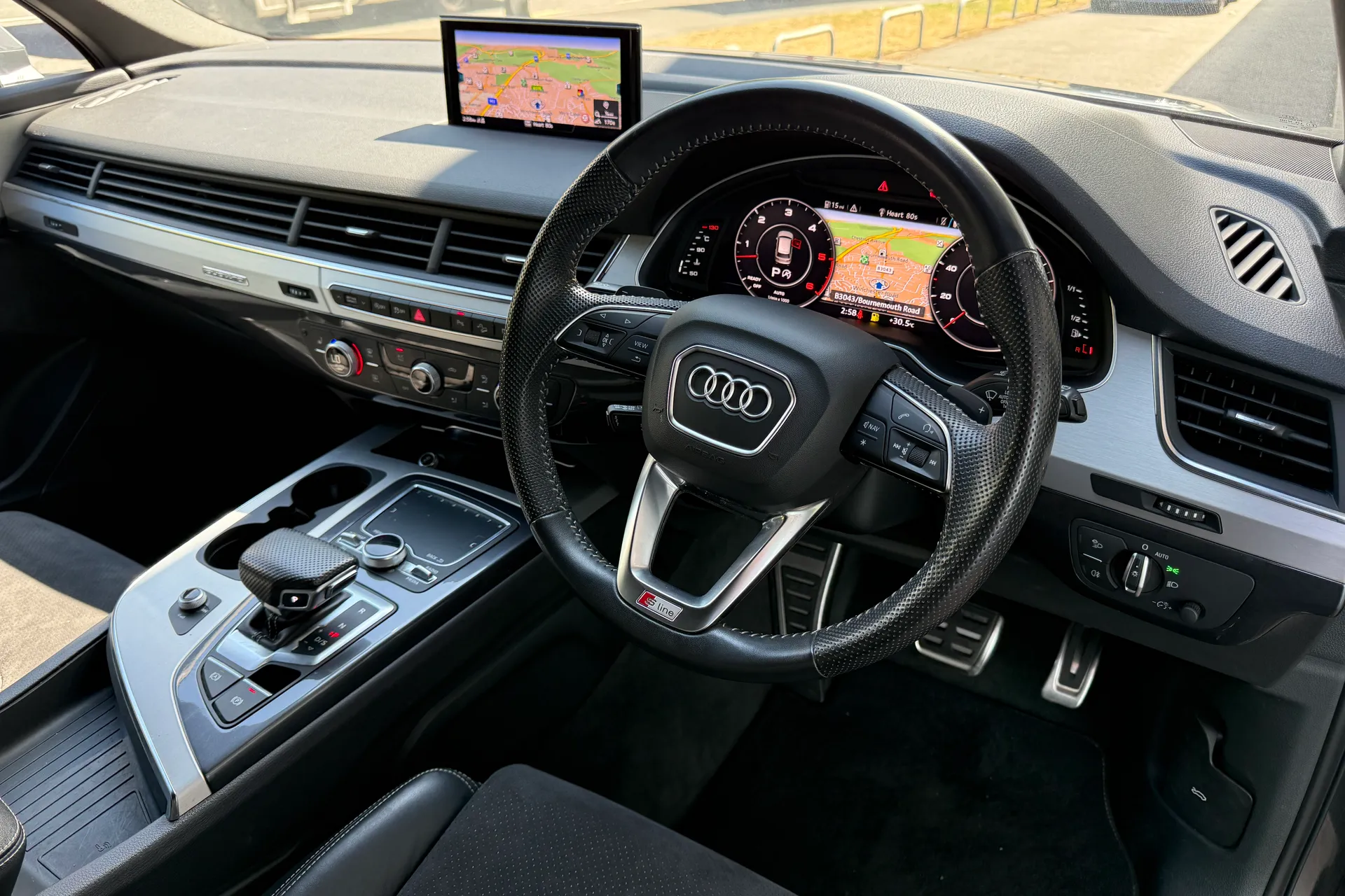 Audi Q7 thumbnail image number 30