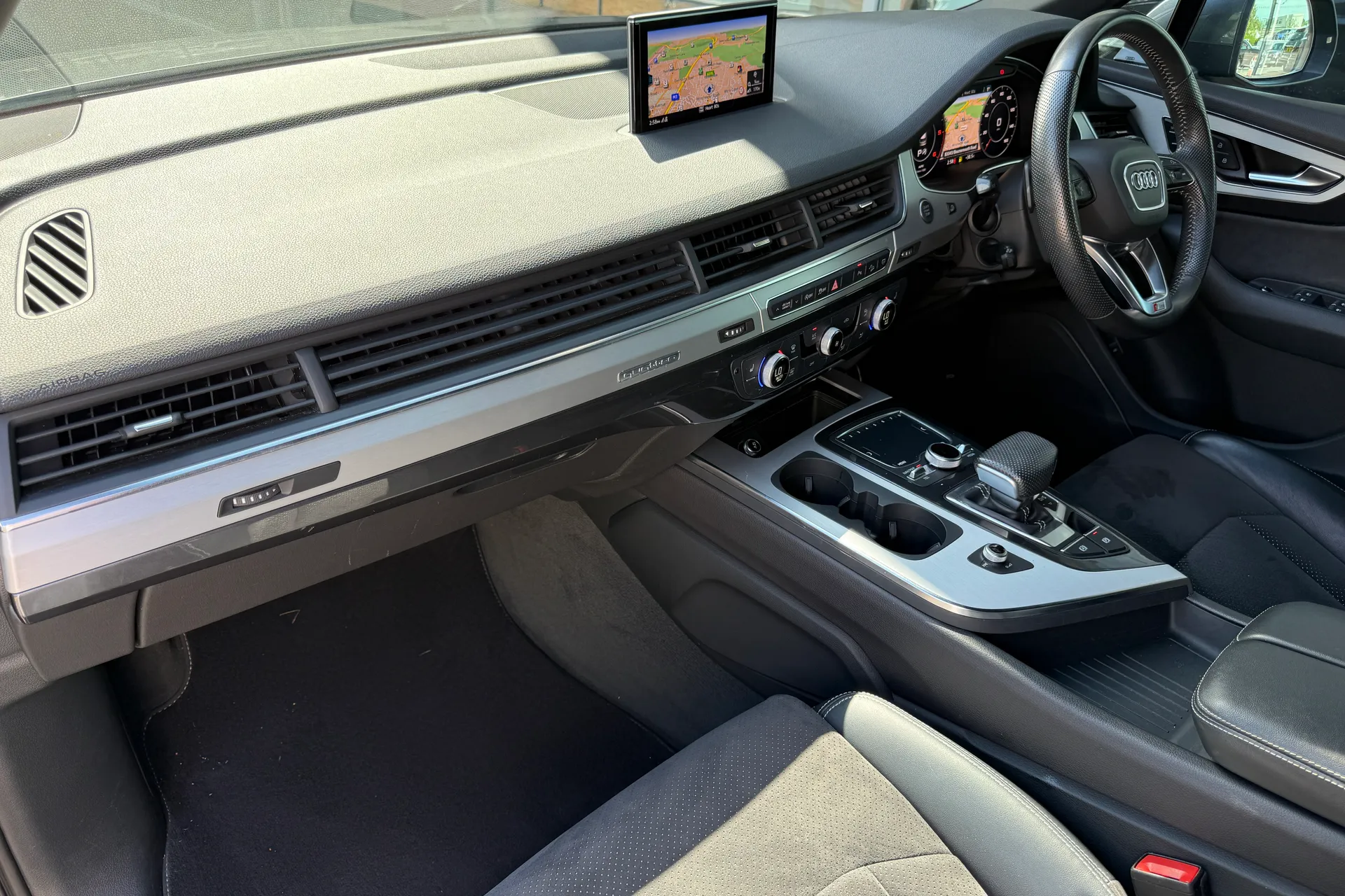 Audi Q7 thumbnail image number 31