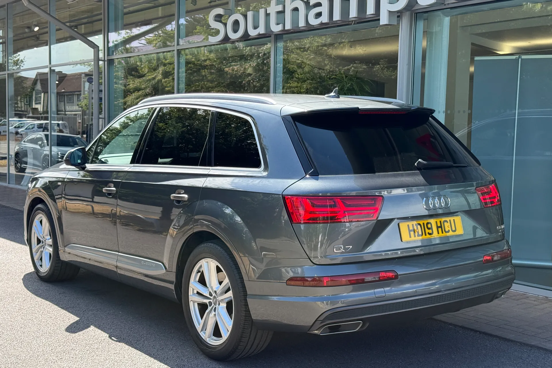 Audi Q7 thumbnail image number 21